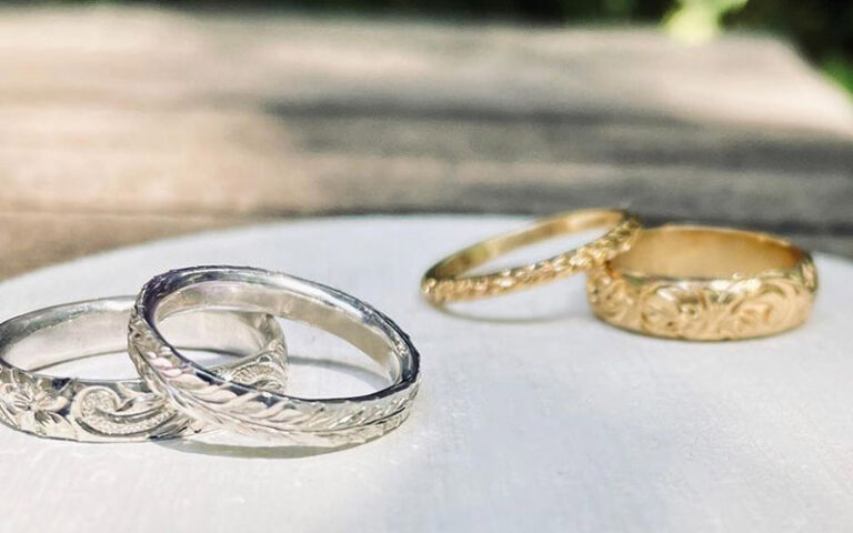 結婚指輪の彫刻デザイン例を紹介【刻印との違いも説明】