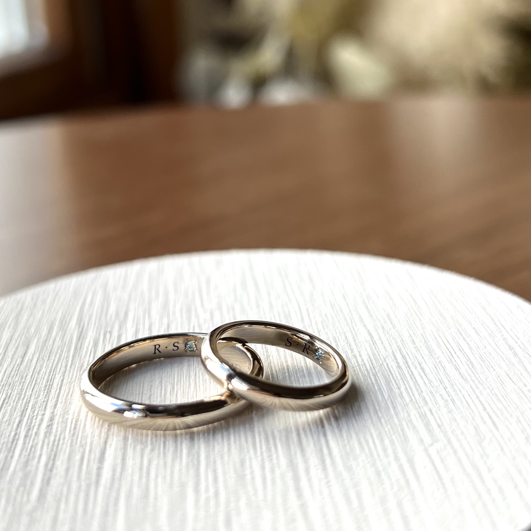 手作り結婚指輪 シャンパンゴールド（K18CG） 甲丸 鏡面 ３mm カラーダイヤモンド レーザー刻印