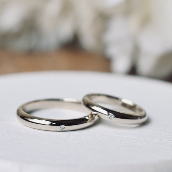 手作り結婚指輪 シャンパンゴールド（K18CG） 甲丸 鏡面 ３mm カラーダイヤモンド レーザー刻印