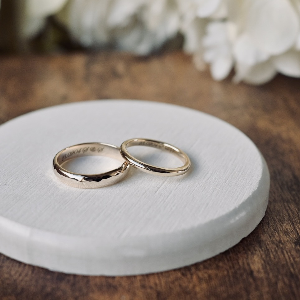 手作りペアリング（シルバー） シルバー（SV950） 甲丸 ハンマー 鏡面 ２mm ４mm カラーリング（シャンパンゴールド） レーザー刻印