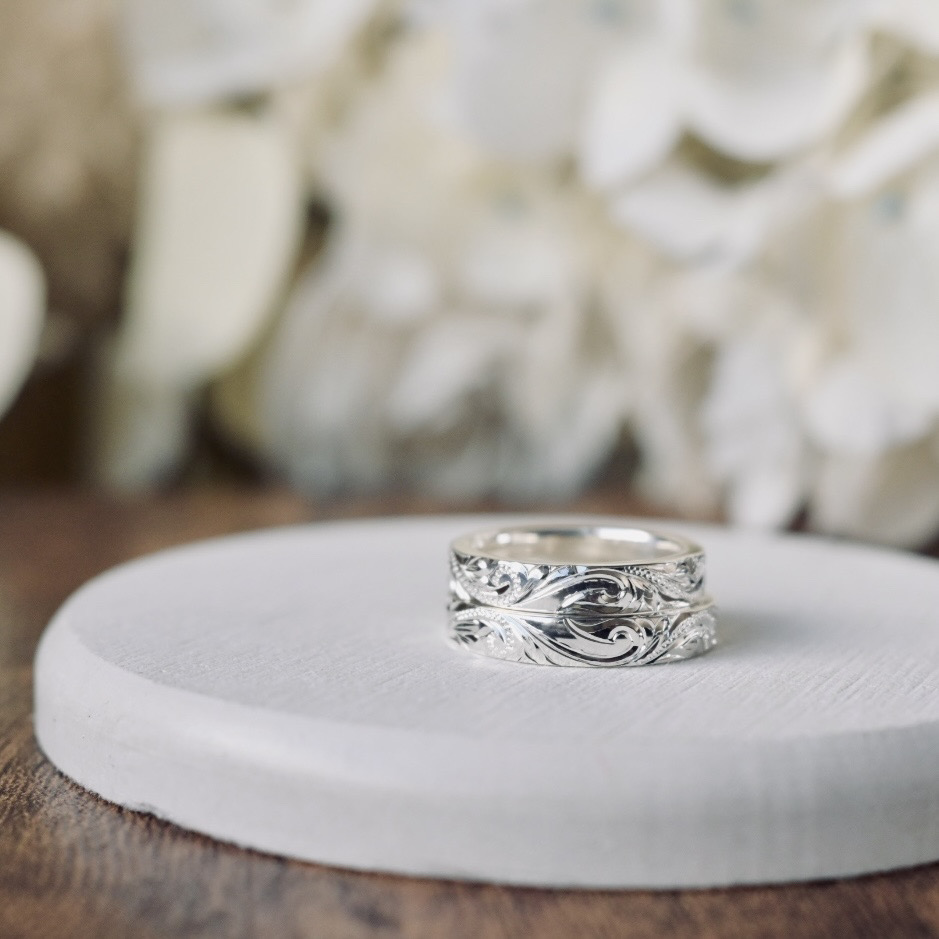 手作りハワイアンシルバーリング（ペアリング） シルバー（SV950） 平打ち（内甲丸） 鏡面 ４mm 手打ち刻印