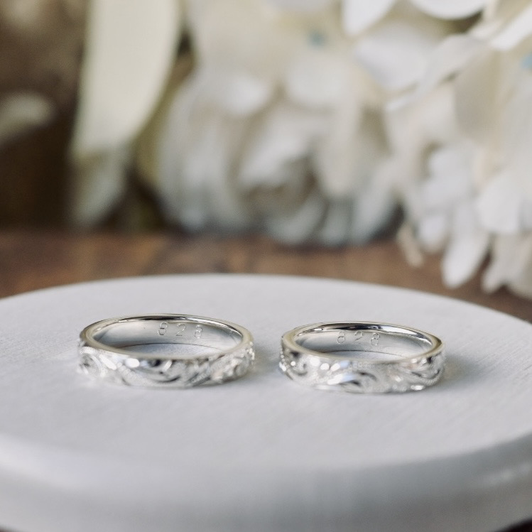 手作りハワイアンシルバーリング（ペアリング） シルバー（SV950） 平打ち（内甲丸） 鏡面 ４mm 手打ち刻印