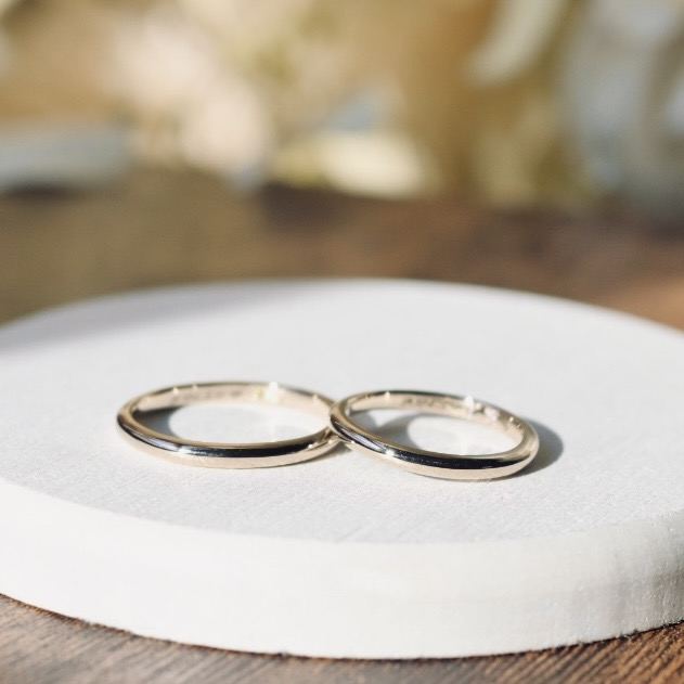 手作り結婚指輪 シャンパンゴールド（K18CG） 甲丸 鏡面 ２mm カラーダイヤモンド レーザー刻印
