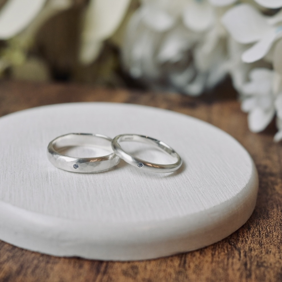 手作りペアリング（シルバー） プラチナ（Pt950） 甲丸 つや消し ハンマー ２mm ４mm 12月 タンザナイト