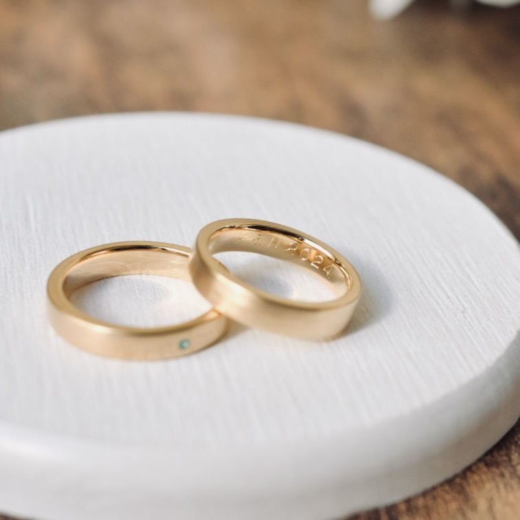 手作りペアリング（シルバー） シルバー（SV950） 平打ち（内甲丸） つや消し ４mm 10月 トルマリン 9月 サファイア カラーリング（アンティークゴールド） 手打ち刻印