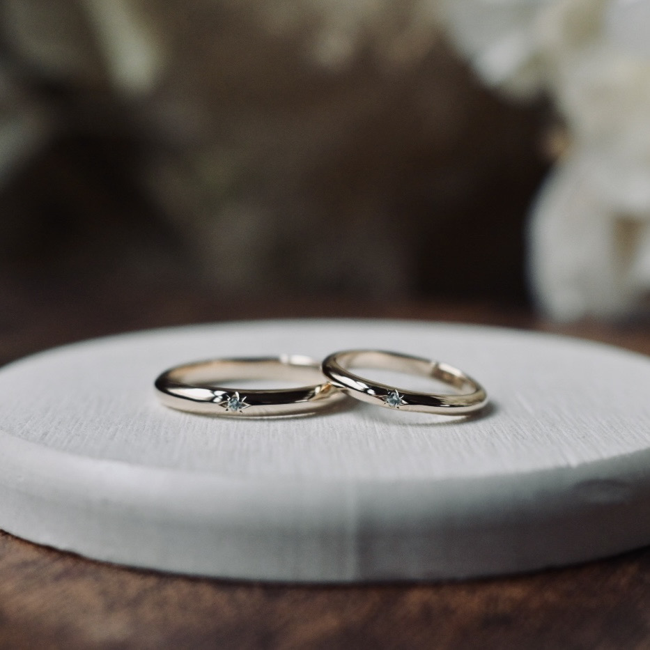 手作りペアリング（シルバー） シルバー（SV950） 甲丸 鏡面 ２mm ３mm 11月 ブルートパーズ カラーリング（シャンパンゴールド） レーザー刻印 変色防止コーティング