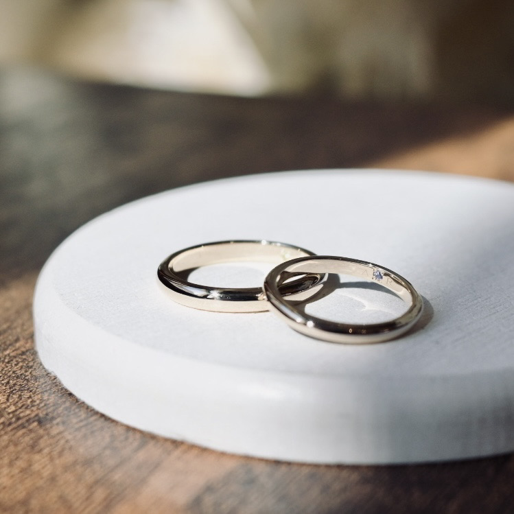 手作りペアリング（シルバー） シルバー（SV950） 甲丸 鏡面 ３mm 12月 タンザナイト 8月 ペリドット カラーリング（シャンパンゴールド） レーザー刻印 変色防止コーティング