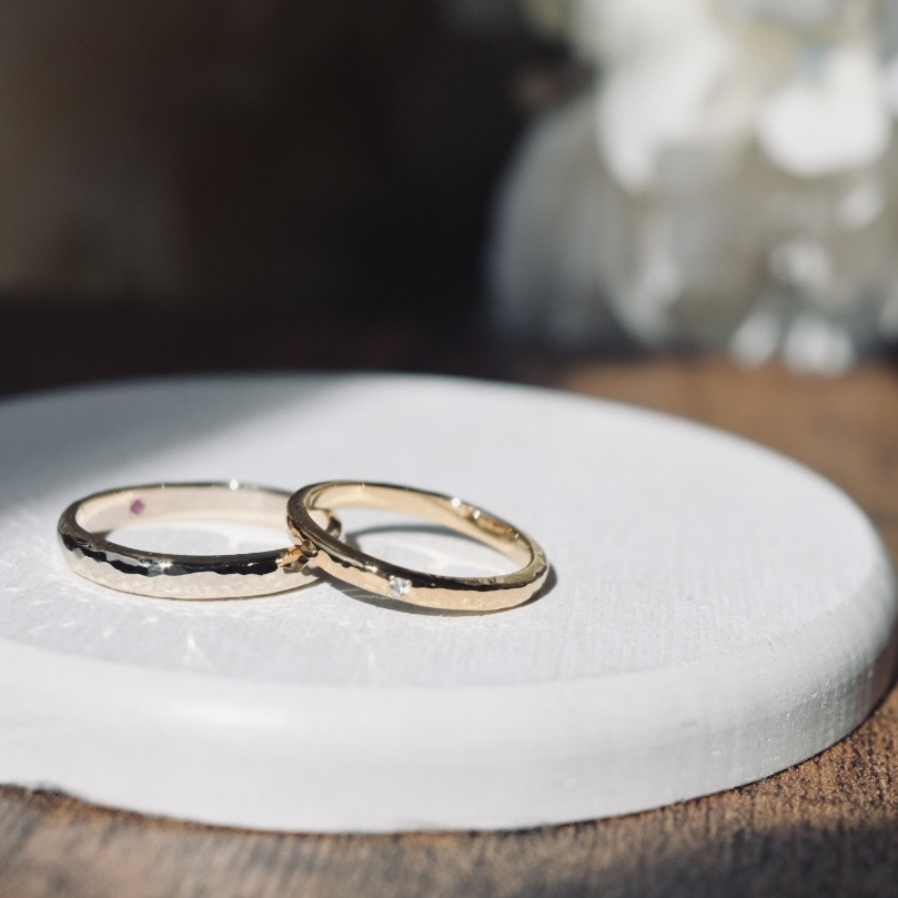 手作りペアリング（シルバー） シルバー（SV950） 甲丸 ハンマー 鏡面 ２mm ３mm 6月 ムーンストーン 7月 ルビー カラーリング（アンティークゴールド） カラーリング（シャンパンゴールド） レーザー刻印 変色防止コーティング