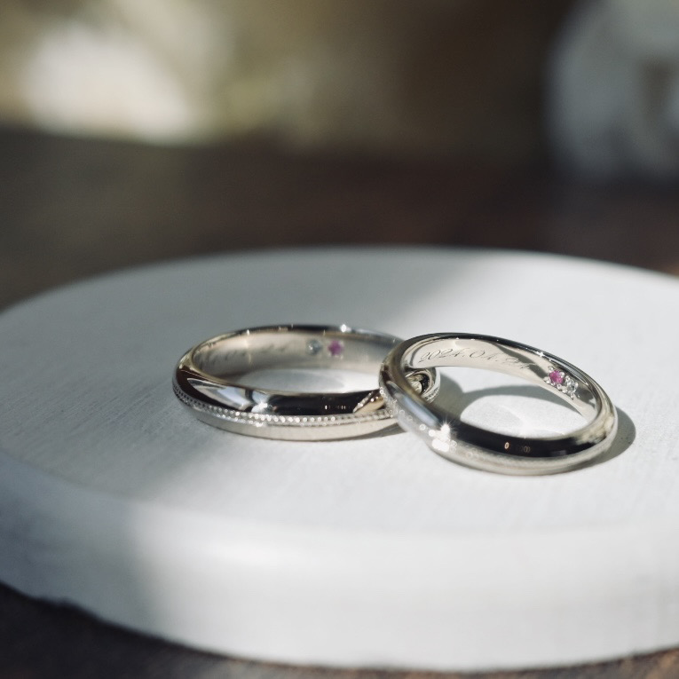 手作り結婚指輪 シャンパンゴールド（K18CG） 甲丸 鏡面 ３mm ４mm 3月 アクアマリン 7月 ルビー ミル打ち レーザー刻印