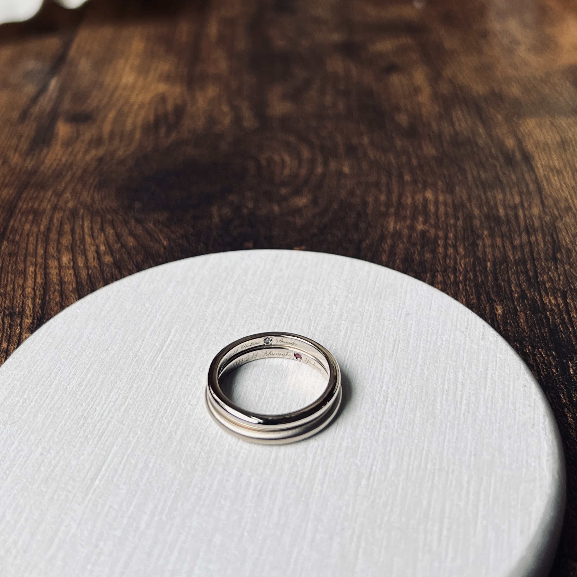 手作り結婚指輪 シャンパンゴールド（K18CG） 甲丸 つや消し 鏡面 ２mm 4月 ダイヤモンド 7月 ルビー レーザー刻印