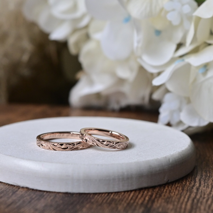 手作りハワイアンシルバーリング（ペアリング） シルバー（SV950） 平打ち（内甲丸） ハワイアン 鏡面 ３mm カラーリング（ピンクゴールド） レーザー刻印