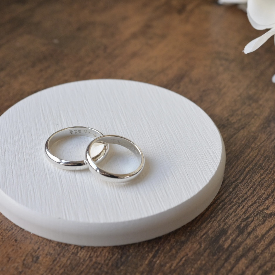 手作りペアリング（シルバー） シルバー（SV950） 甲丸 鏡面 ４mm 手書きレーザー刻印