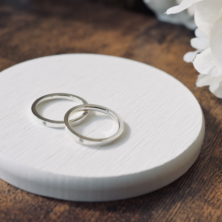 手作りペアリング（シルバー） シルバー（SV950） 平打ち（内甲丸） 鏡面 ２mm 11月 ブルートパーズ 4月 ダイヤモンド カラーリング（ロジウム） レーザー刻印