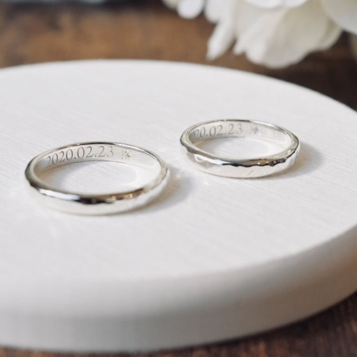 手作りペアリング（シルバー） シルバー（SV950） 甲丸 ハンマー 鏡面 ３mm 3月 アクアマリン 8月 ペリドット カラーリング（ロジウム） レーザー刻印