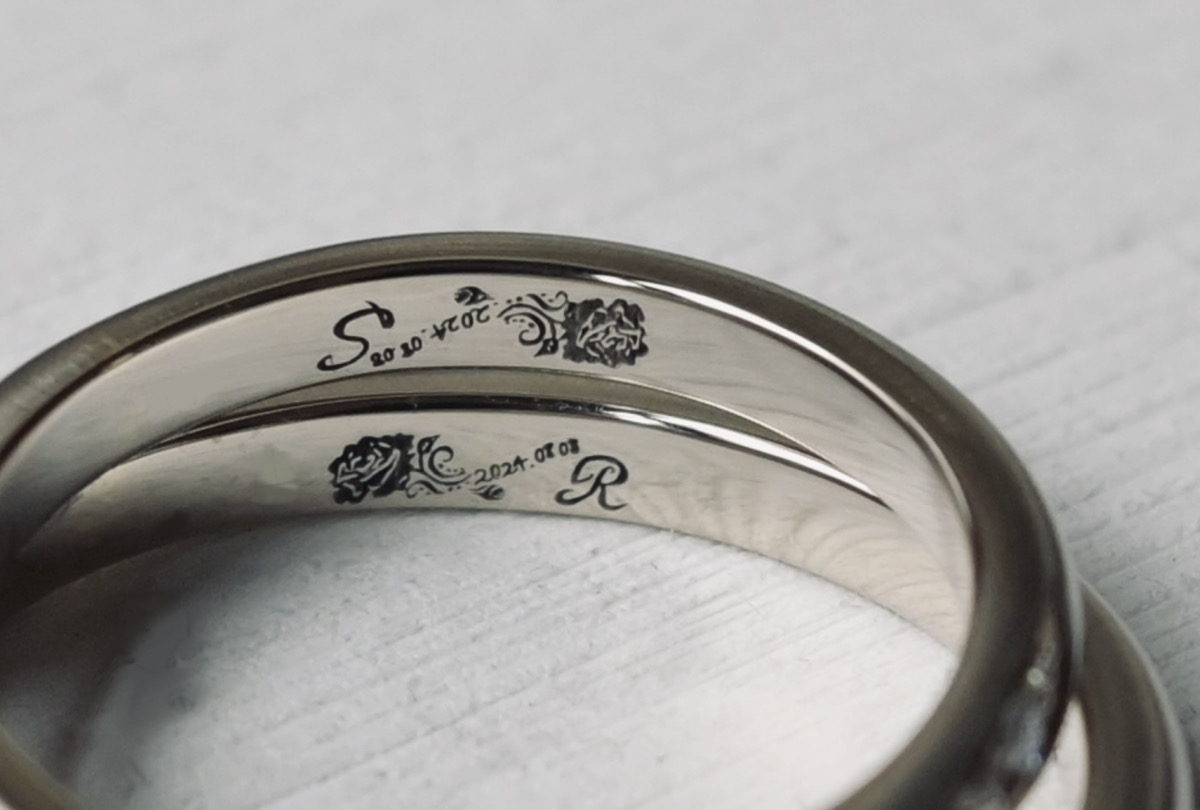 手作り結婚指輪 シャンパンゴールド（K18CG） 甲丸 つや消し ２mm 4月 ダイヤモンド 手書きレーザー刻印