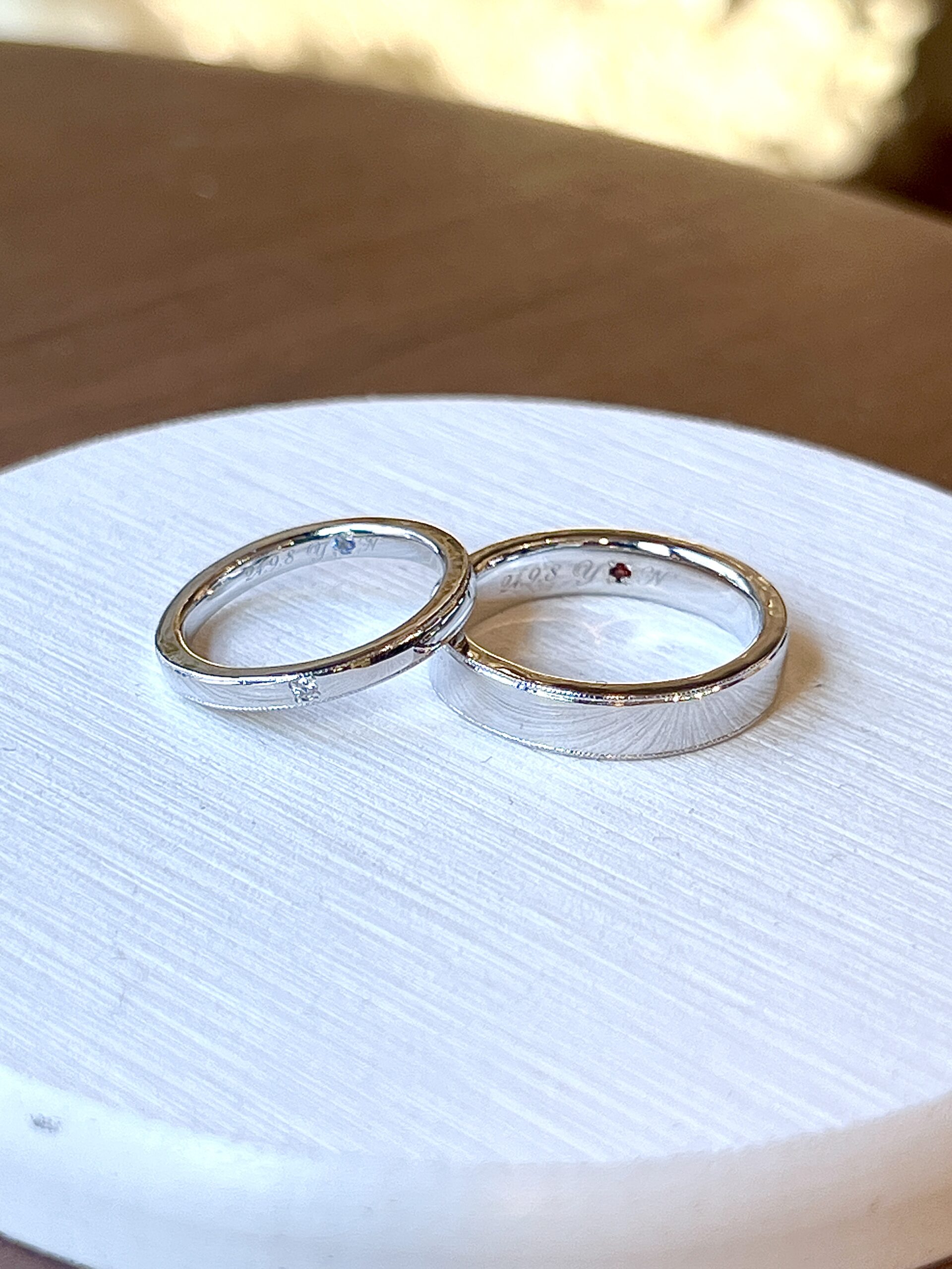 手作りペアリング（シルバー） シルバー（SV950） 平打ち（内甲丸） 1月 ガーネット ミル打ち レーザー刻印