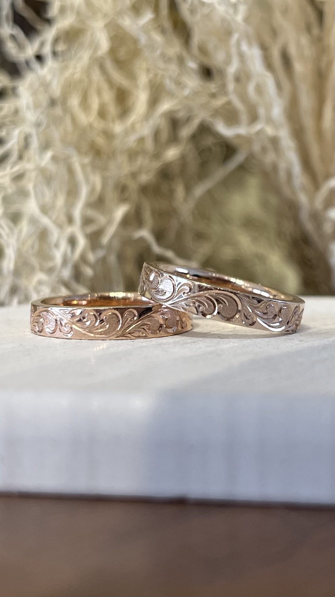 手作りハワイアンシルバーリング（ペアリング） シルバー925 平打ち（内甲丸） スターダスト 鏡面 ４mm カラーリング（ピンクゴールド） ハワイアン　ワンポイント