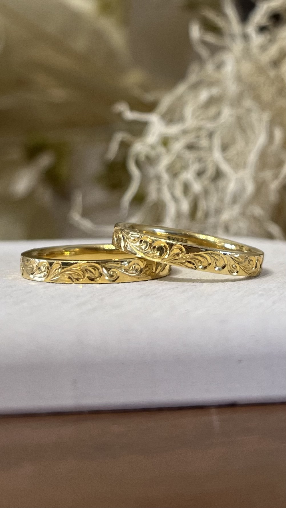 手作りハワイアンシルバーリング（ペアリング） シルバー925 平打ち（内甲丸） ハワイアン 鏡面 ３mm カラーリング（イエローゴールド） ハワイアン　ワンポイント