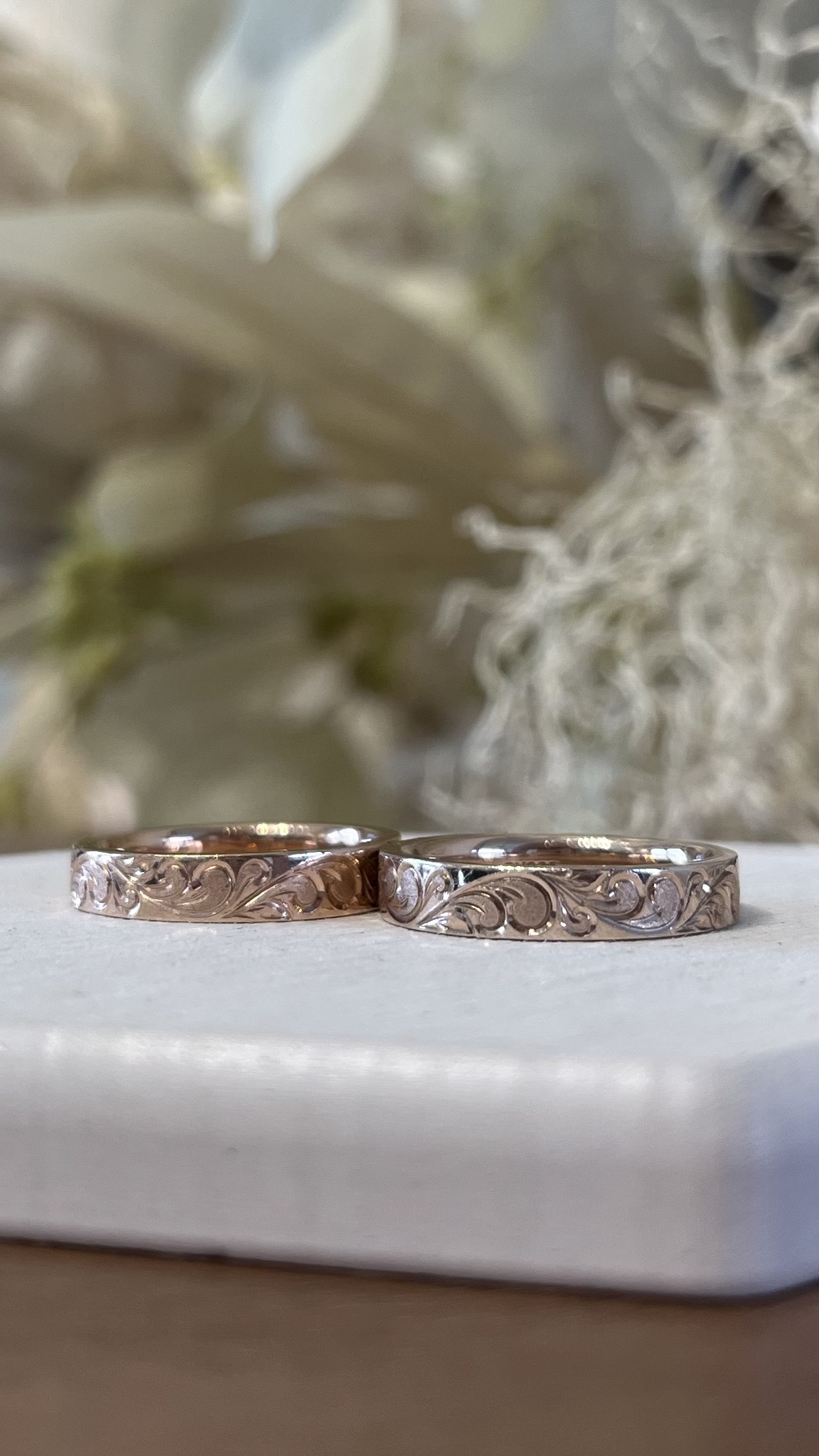 手作りハワイアンシルバーリング（ペアリング） シルバー925 平打ち（内甲丸） スターダスト 鏡面 ４mm カラーリング（ピンクゴールド） ハワイアン　ワンポイント