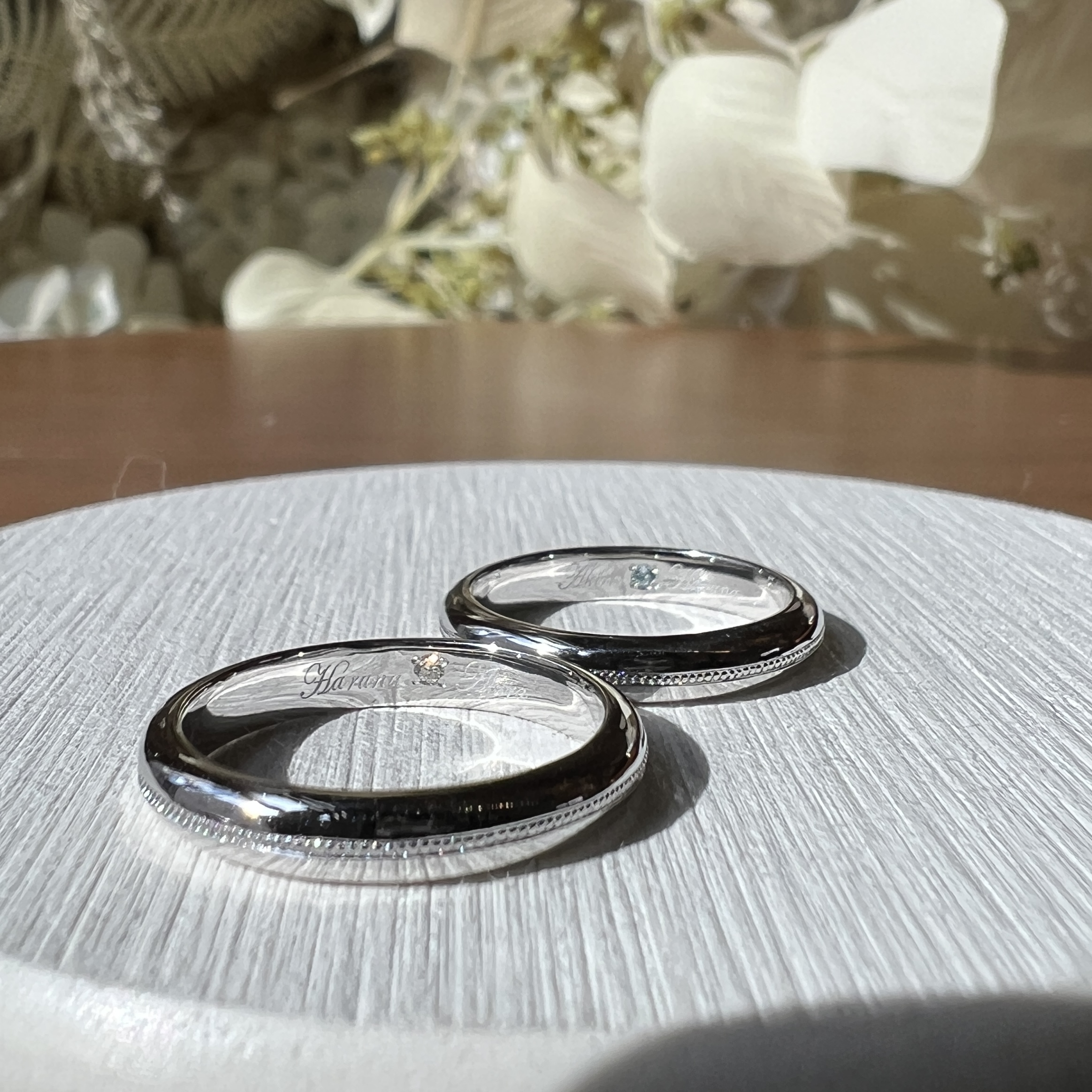 手作りペアリング（シルバー） シルバー925 甲丸 鏡面 ３mm 11月 ブルートパーズ アイスブルーダイヤモンド カラーレスダイヤモンド カラーリング（ロジウム） ミル打ち レーザー刻印