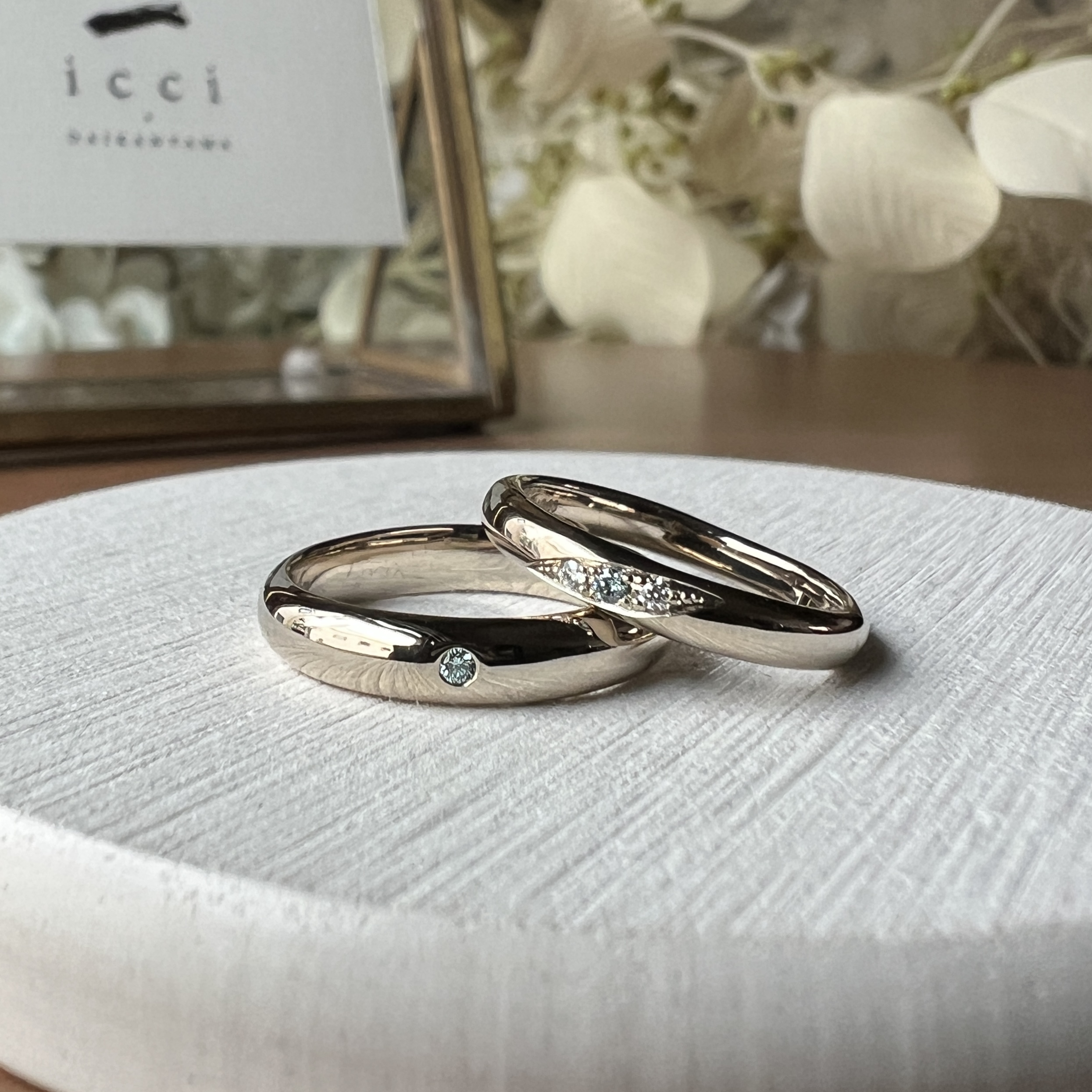 手作り結婚指輪 シャンパンゴールド（K18CG） 甲丸 鏡面 ３mm ４mm 11月 ブルートパーズ 6月 ムーンストーン アイスブルーダイヤモンド レーザー刻印