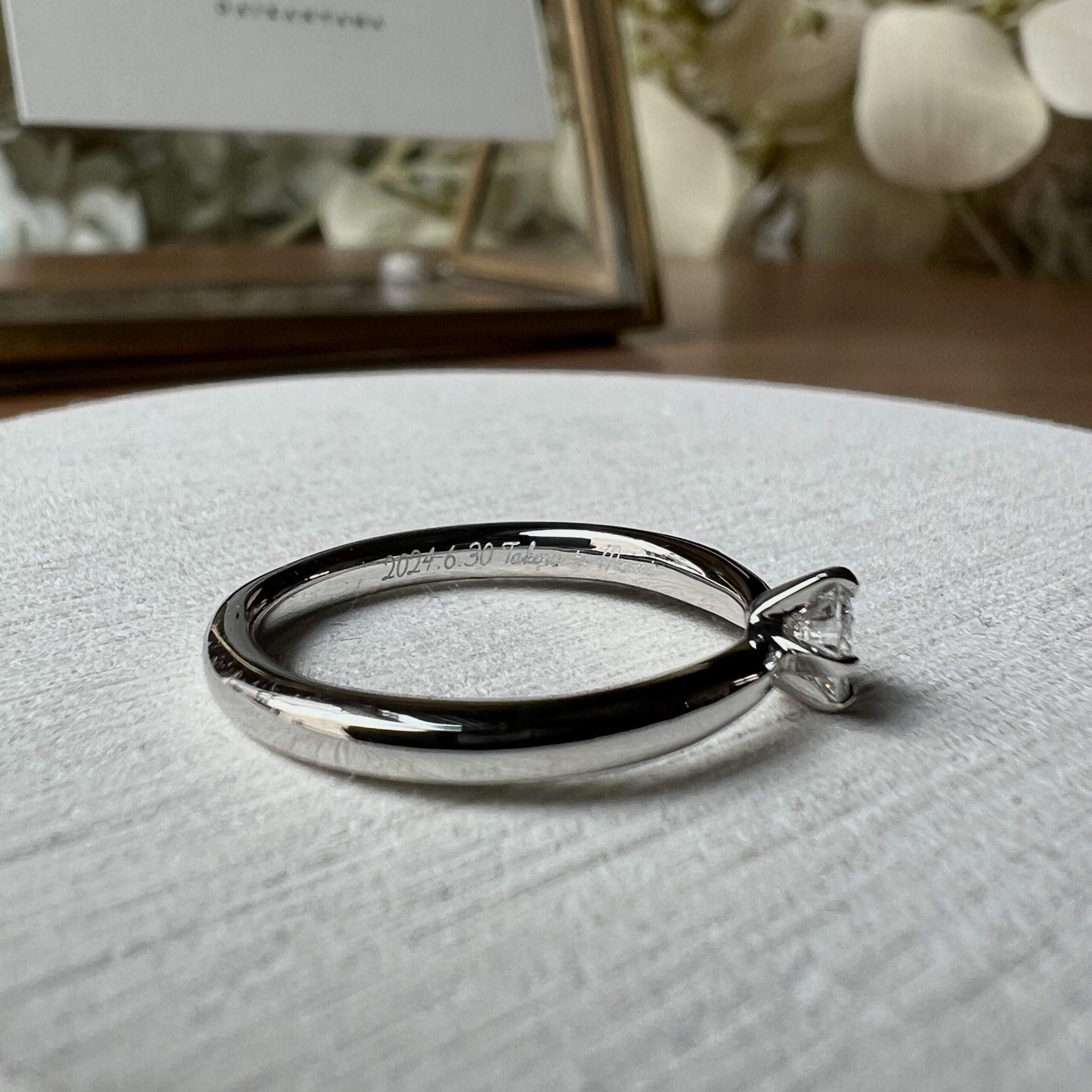 オーダー婚約指輪 プラチナ（Pt950） 甲丸 鏡面 ２mm カラーレスダイヤモンド アーム加工 レーザー刻印