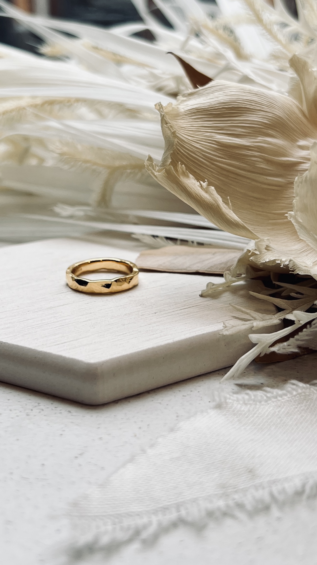 シルバー925 ハンマー 平打ち（内甲丸） 鏡面 ３mm カラーリング（アンティークゴールド）