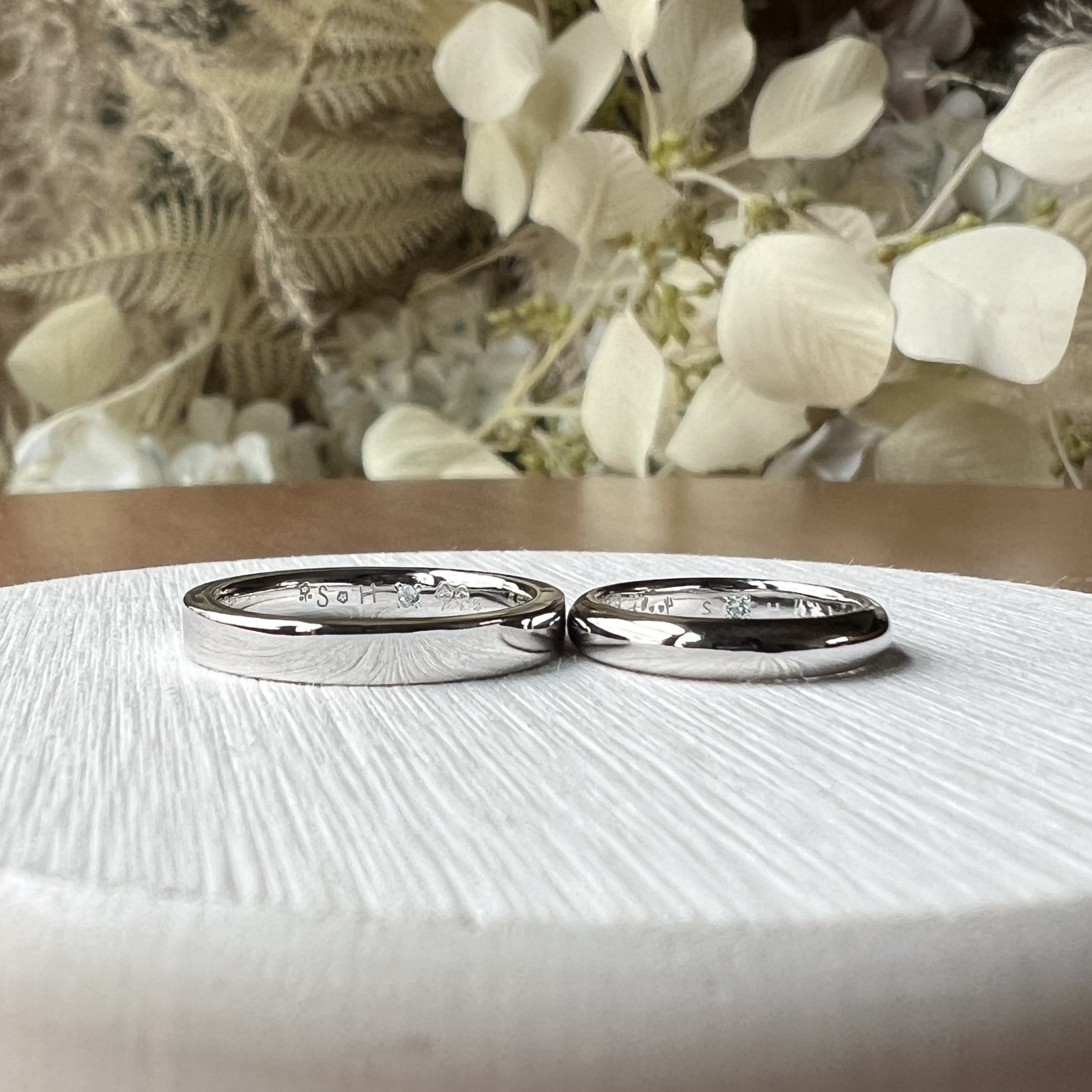 手作りペアリング（シルバー） シルバー925 平打ち（内甲丸） 甲丸 鏡面 ３mm 11月 ブルートパーズ 3月 アクアマリン 手書きレーザー刻印