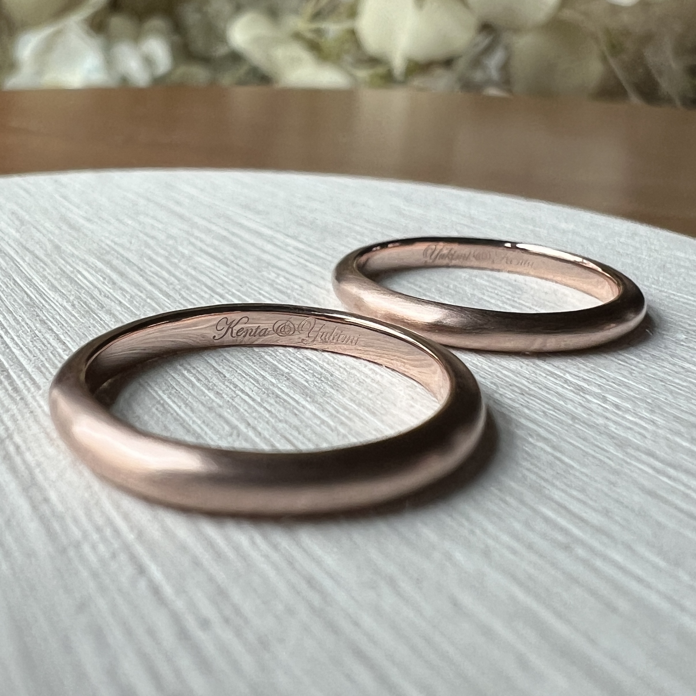 シルバー925 甲丸 つや消し ２mm カラーリング（ピンクゴールド） レーザー刻印