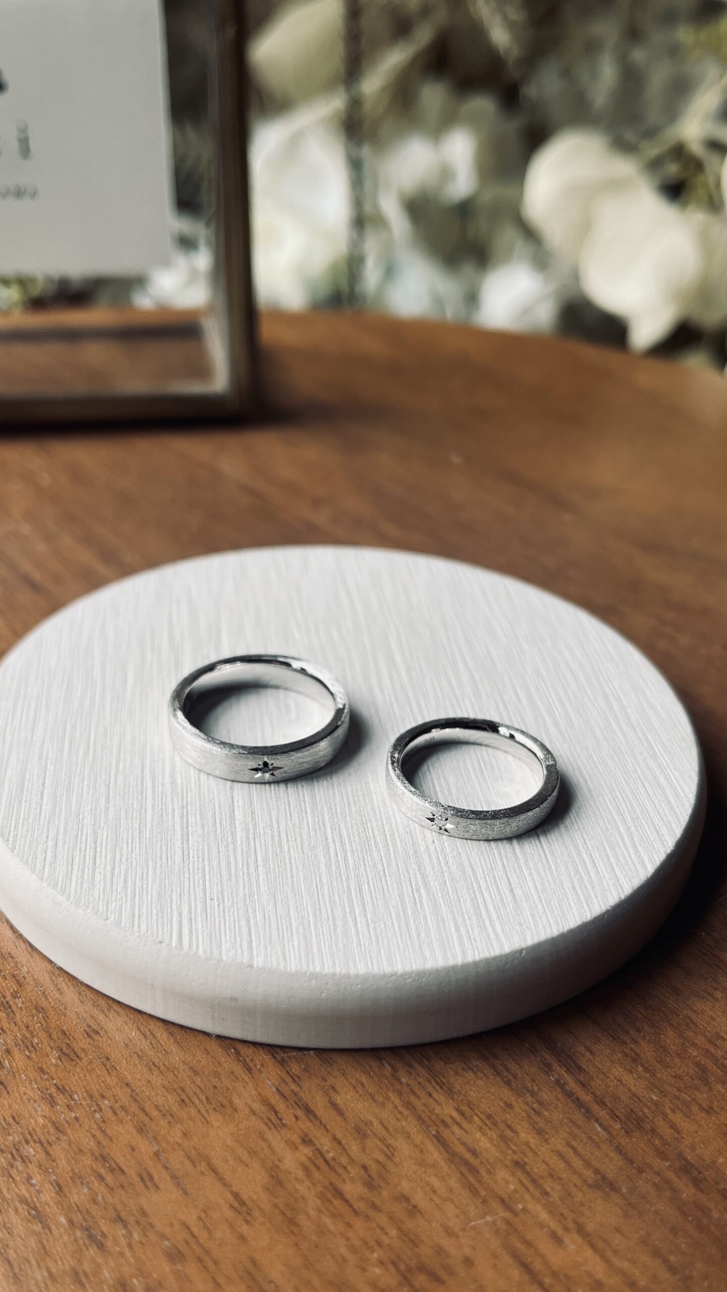 手作りペアリング（シルバー） シルバー925 五光留め 平打ち（内甲丸） スターダスト ３mm ４mm カラーレスダイヤモンド ブラックダイヤモンド カラーリング（ロジウム）