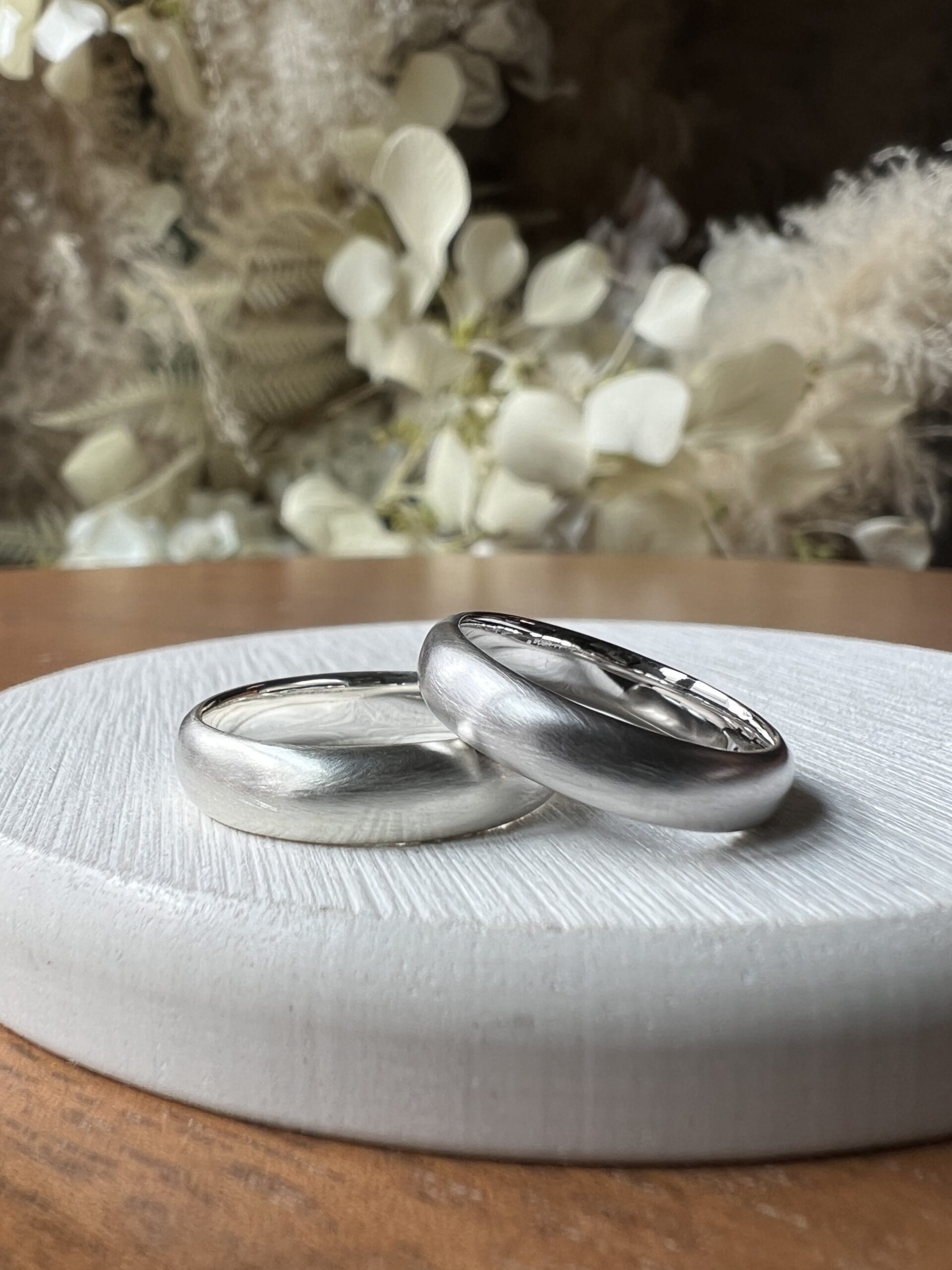 手作りペアリング（シルバー） シルバー925 甲丸 つや消し ４mm ５mm カラーリング（ロジウム） レーザー刻印