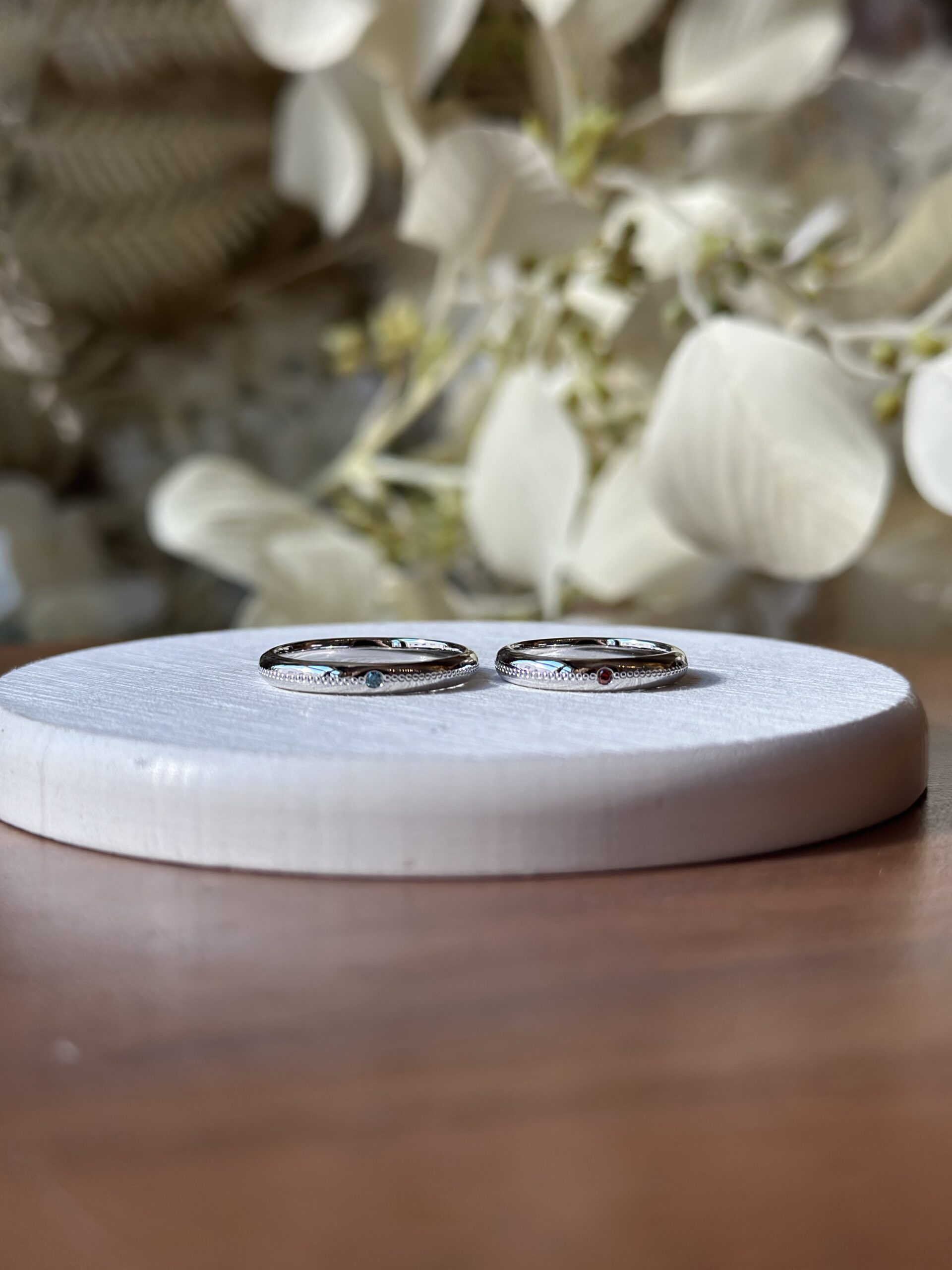 手作りペアリング（シルバー） シルバー925 ブルーダイヤモンド 甲丸 鏡面 ３mm ブルーダイヤモンド レッドダイヤモンド ミル打ち