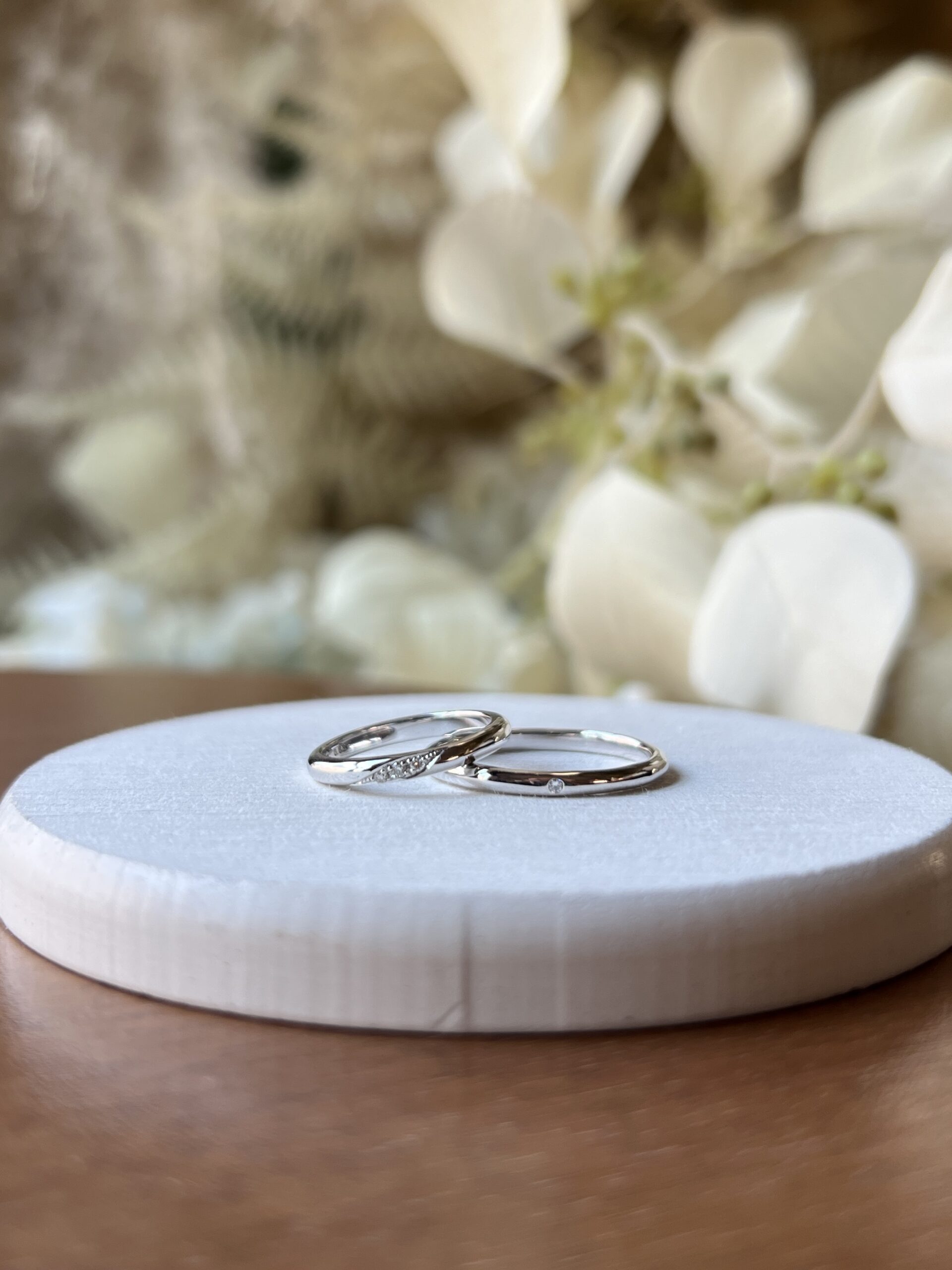 手作りペアリング（シルバー） シルバー925 彫り留め 甲丸 鏡面 ２mm 6月 ムーンストーン 9月 サファイア カラーレスダイヤモンド レーザー刻印