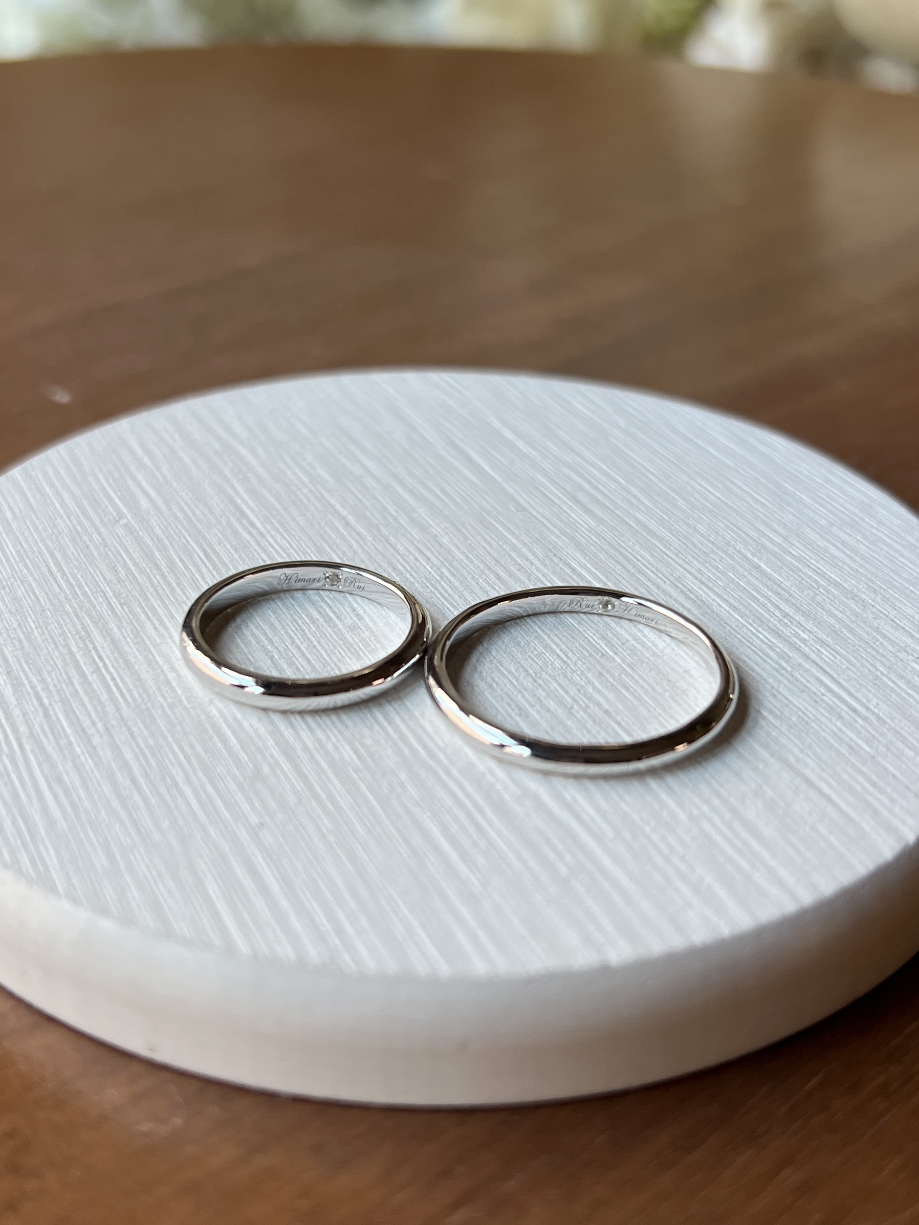 手作りペアリング（シルバー） シルバー925 彫り留め 甲丸 鏡面 ２mm 6月 ムーンストーン 9月 サファイア カラーレスダイヤモンド レーザー刻印