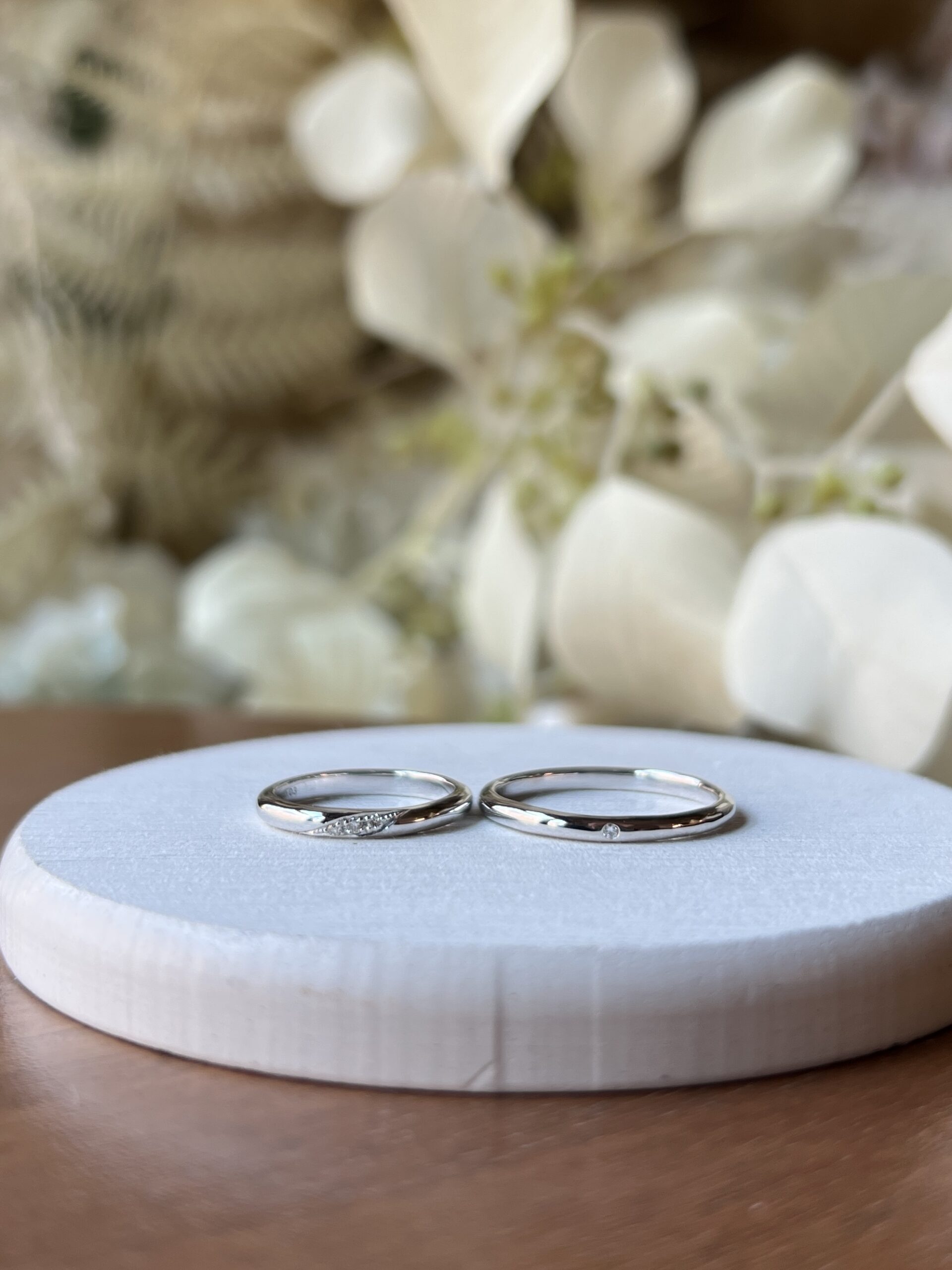 手作りペアリング（シルバー） シルバー925 彫り留め 甲丸 鏡面 ２mm 6月 ムーンストーン 9月 サファイア カラーレスダイヤモンド レーザー刻印