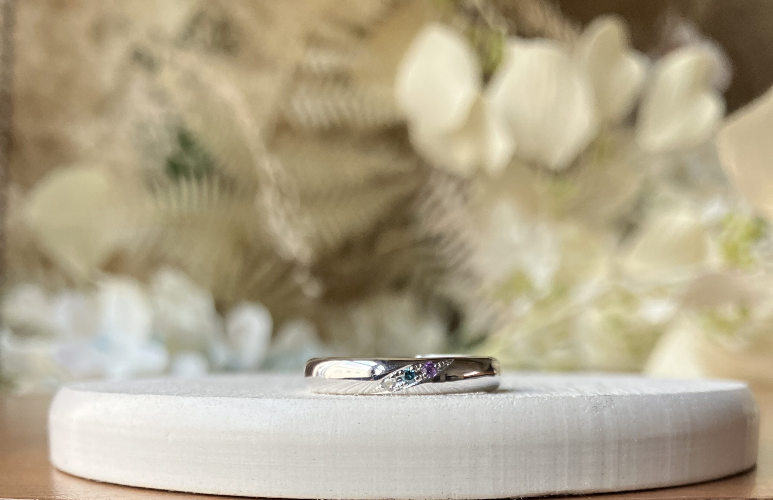 手作りペアリング（シルバー） 甲丸 鏡面 ３mm スカイブルーダイヤモンド カラーレスダイヤモンド 2月 アメシスト