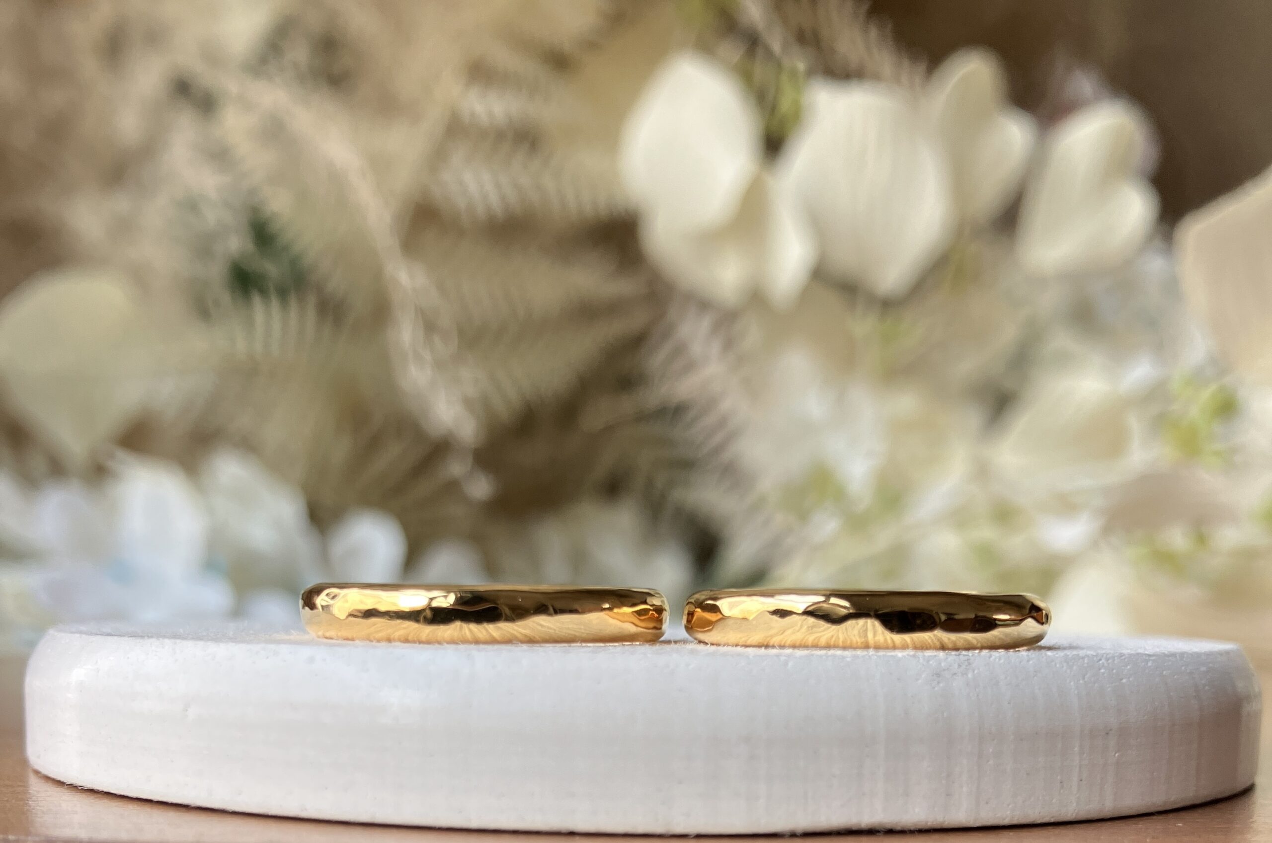 手作りペアリング（シルバー） 甲丸 鏡面 ハンマー ３mm カラーリング（アンティークゴールド）