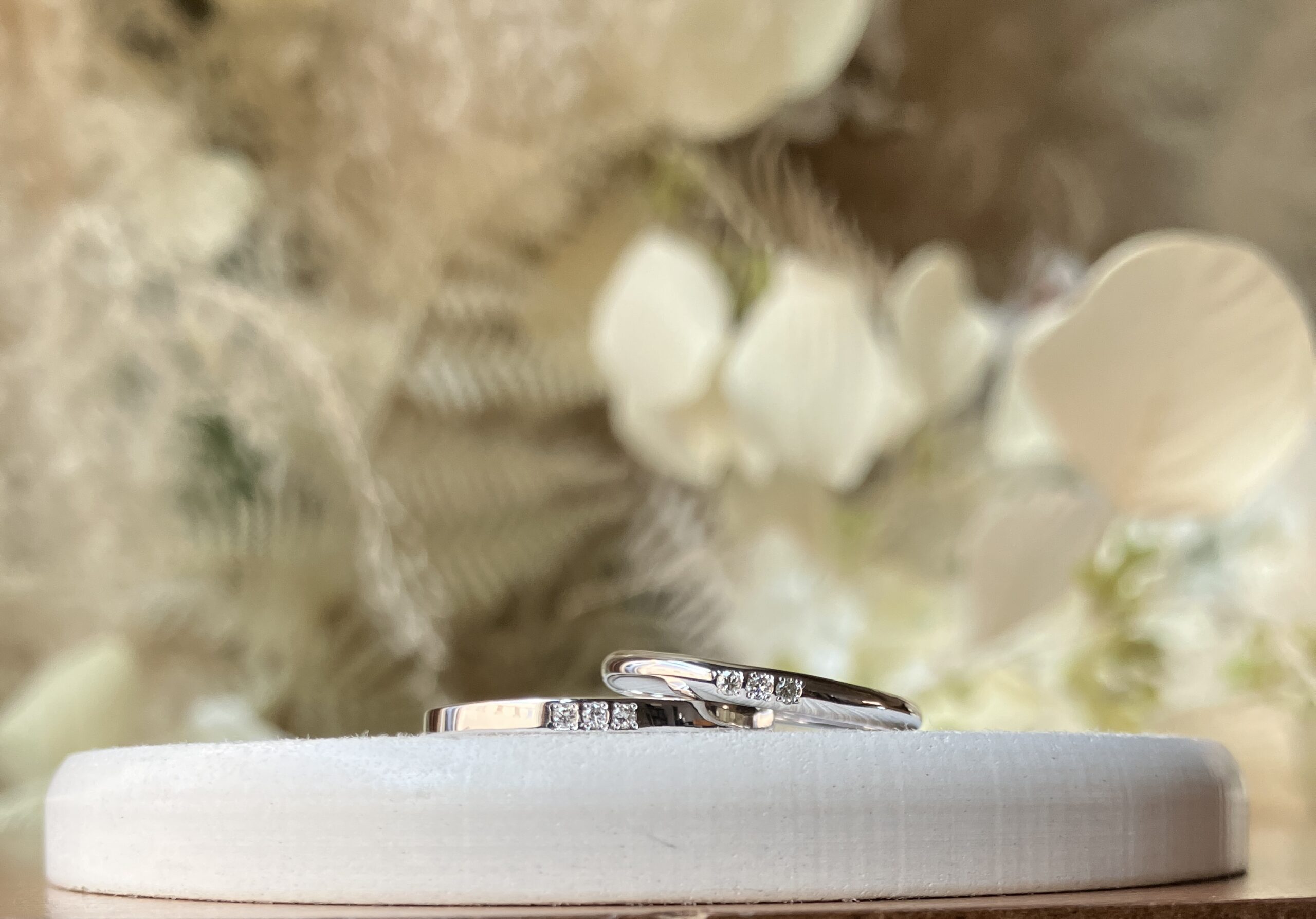 手作りペアリング（シルバー） 平打ち（内甲丸） 甲丸 鏡面 ２mm カラーダイヤモンド