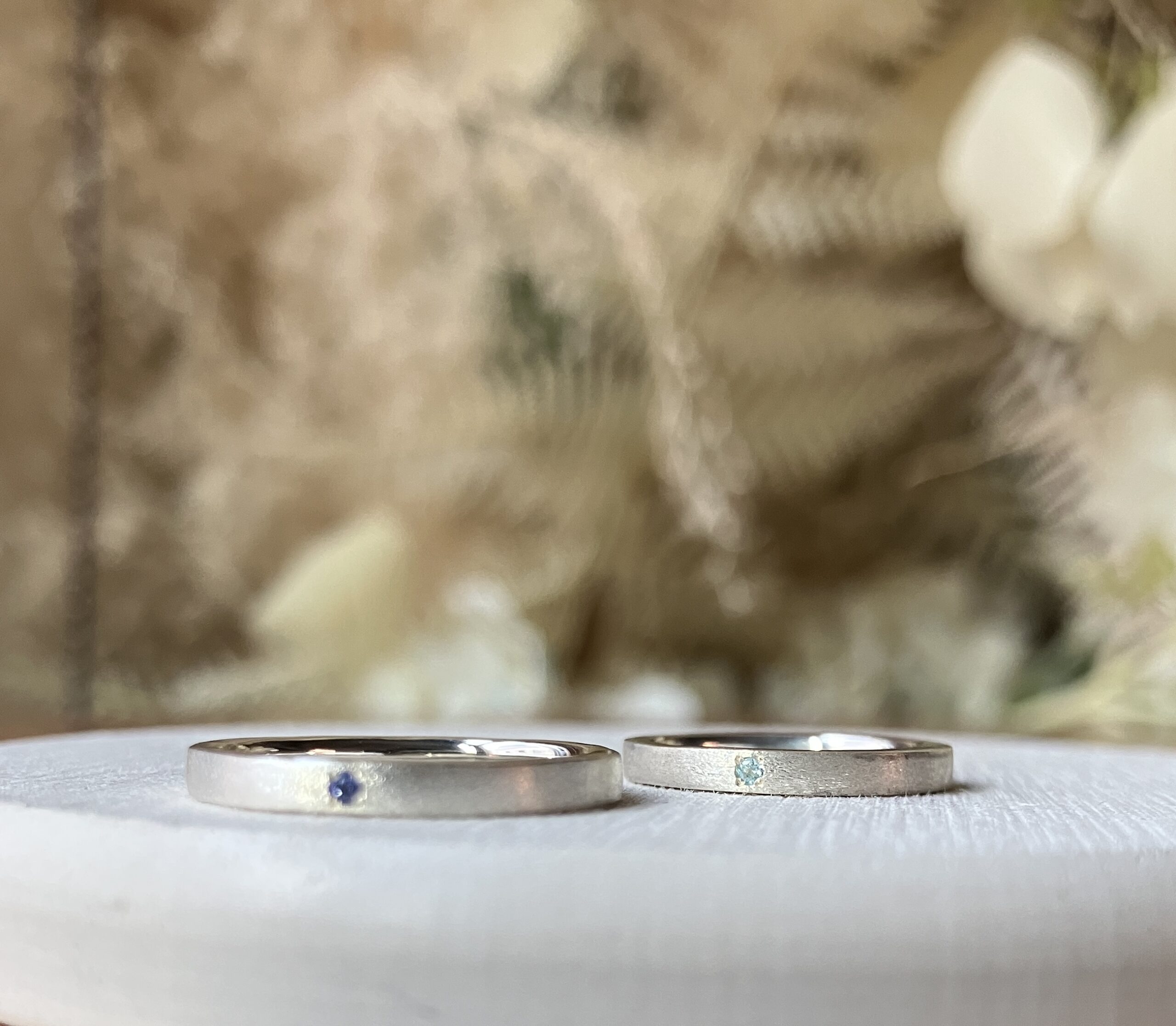 手作りペアリング（シルバー） シルバー（SV950） 平打ち（内甲丸） スターダスト つや消し ２mm 11月 ブルートパーズ 12月 タンザナイト