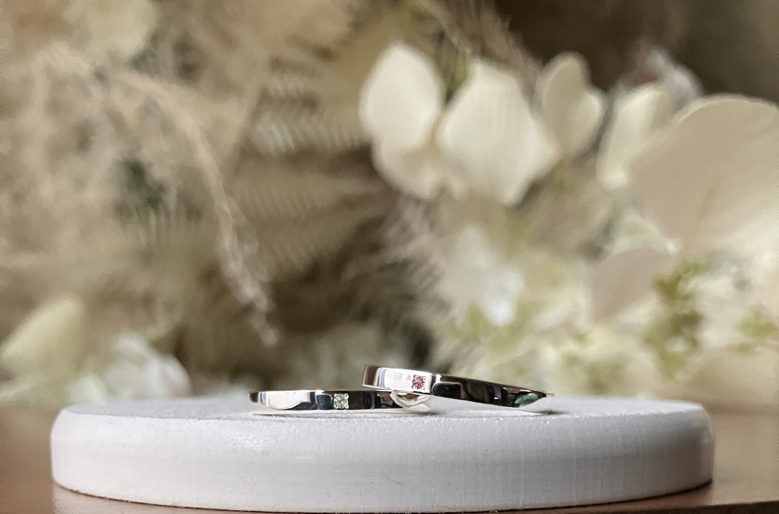 手作りペアリング（シルバー） 平打ち（内甲丸） 鏡面 ２mm 10月 トルマリン 6月 ムーンストーン