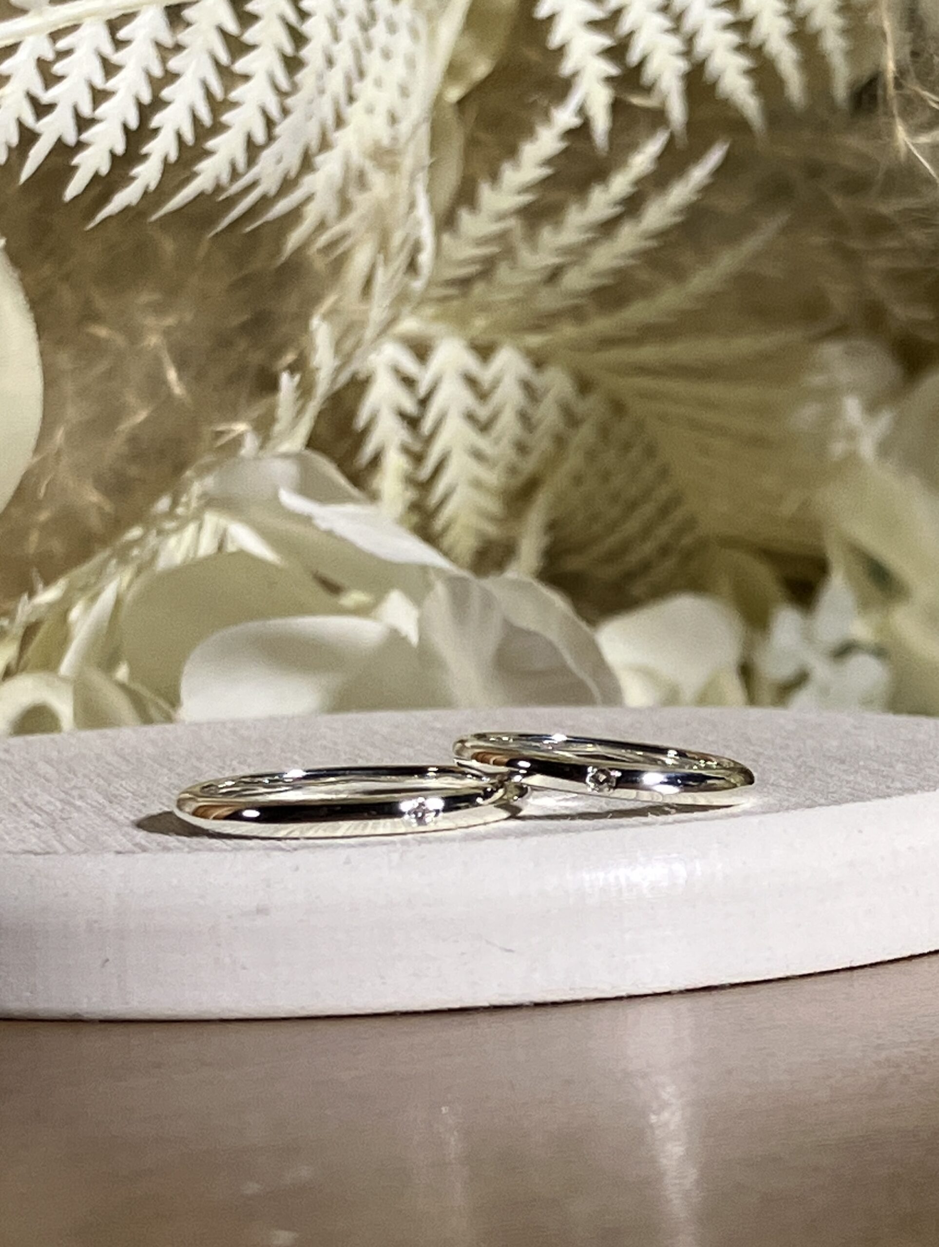 手作りペアリング（シルバー） 甲丸 鏡面 ２mm カラーダイヤモンド