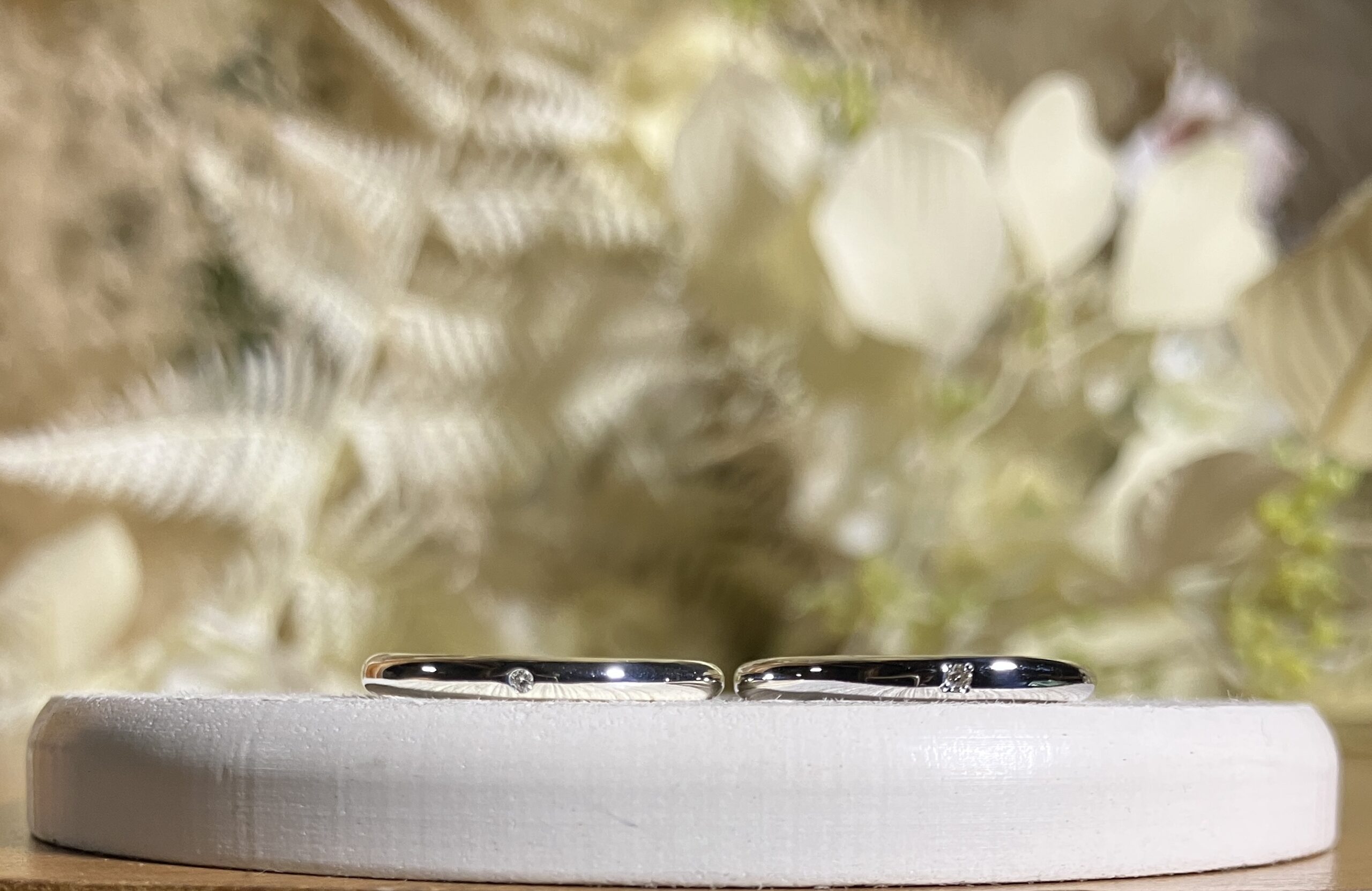 手作りペアリング（シルバー） 甲丸 鏡面 ２mm カラーダイヤモンド