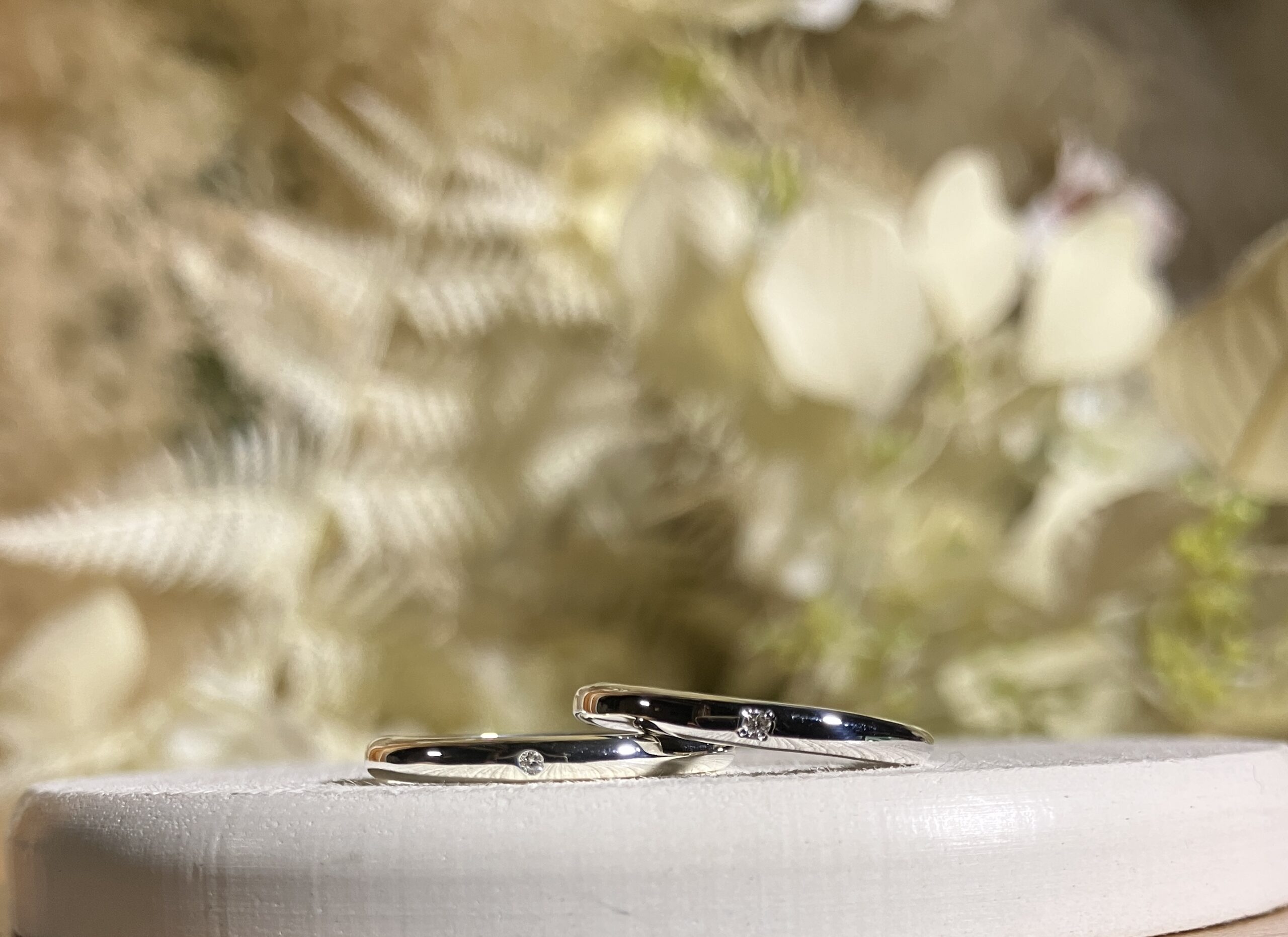 手作りペアリング（シルバー） 甲丸 鏡面 ２mm カラーダイヤモンド