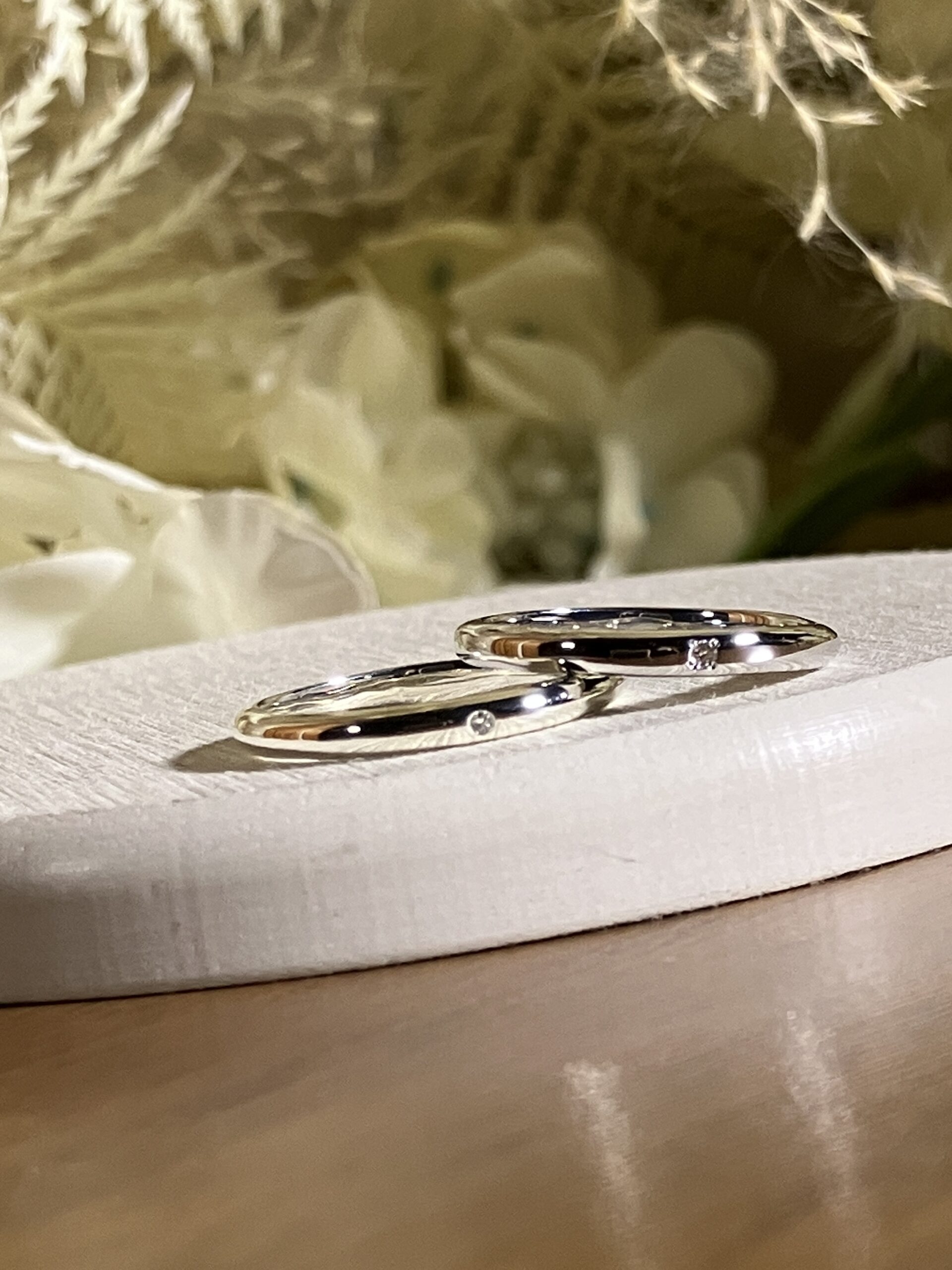 手作りペアリング（シルバー） 甲丸 鏡面 ２mm カラーダイヤモンド