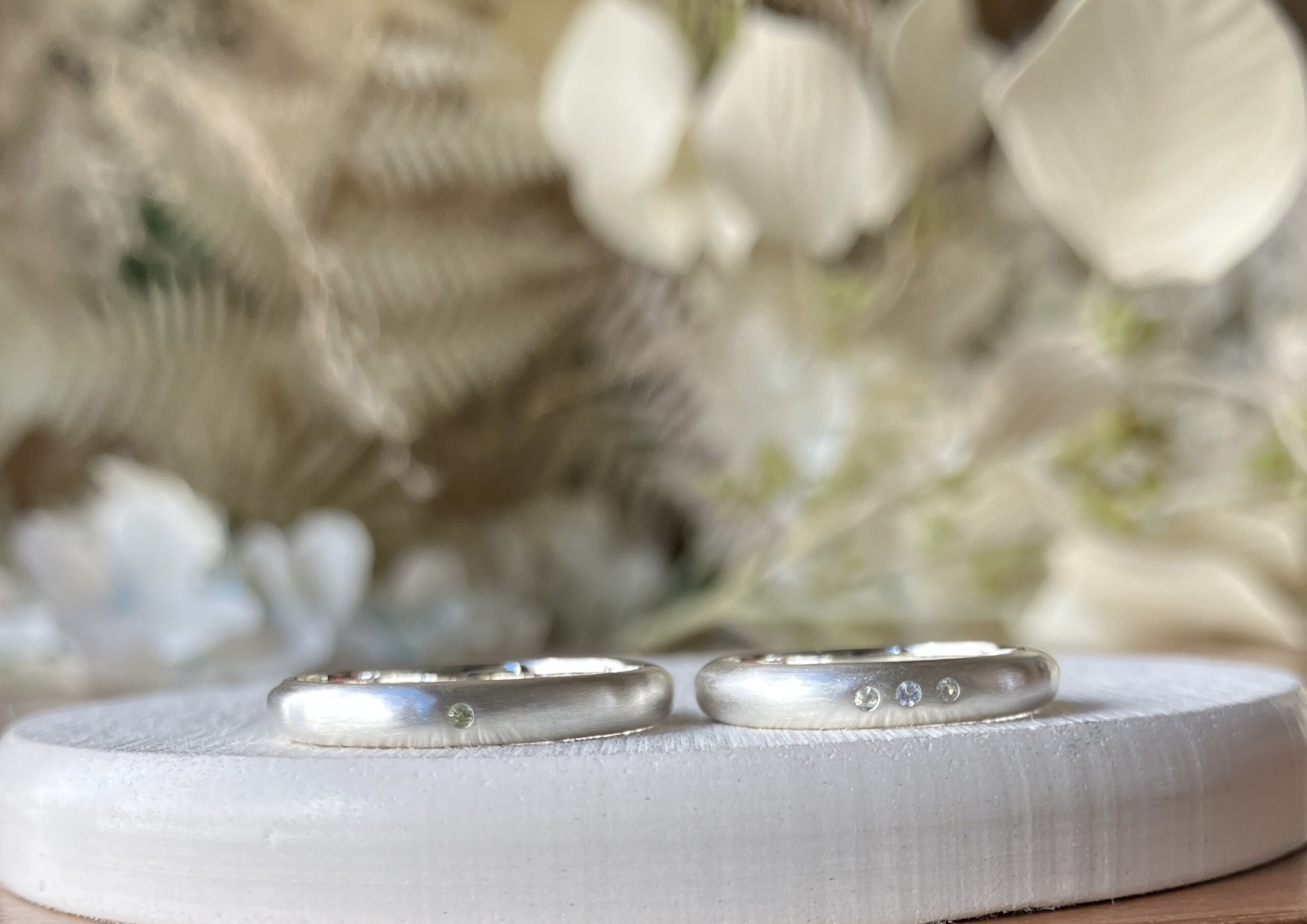 手作りペアリング（シルバー） つや消し ３mm 6月 ムーンストーン 8月 ペリドット