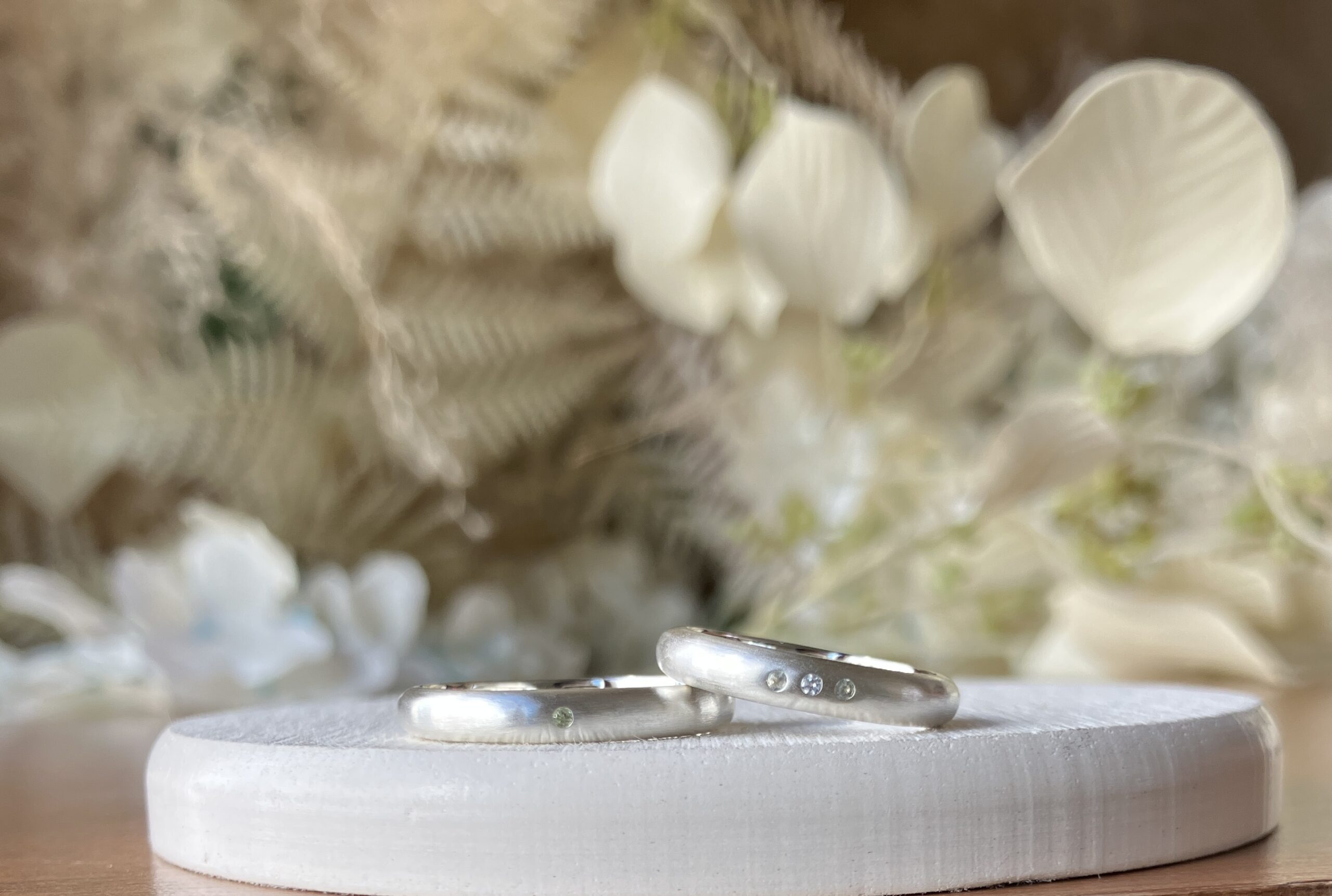 手作りペアリング（シルバー） つや消し ３mm 6月 ムーンストーン 8月 ペリドット