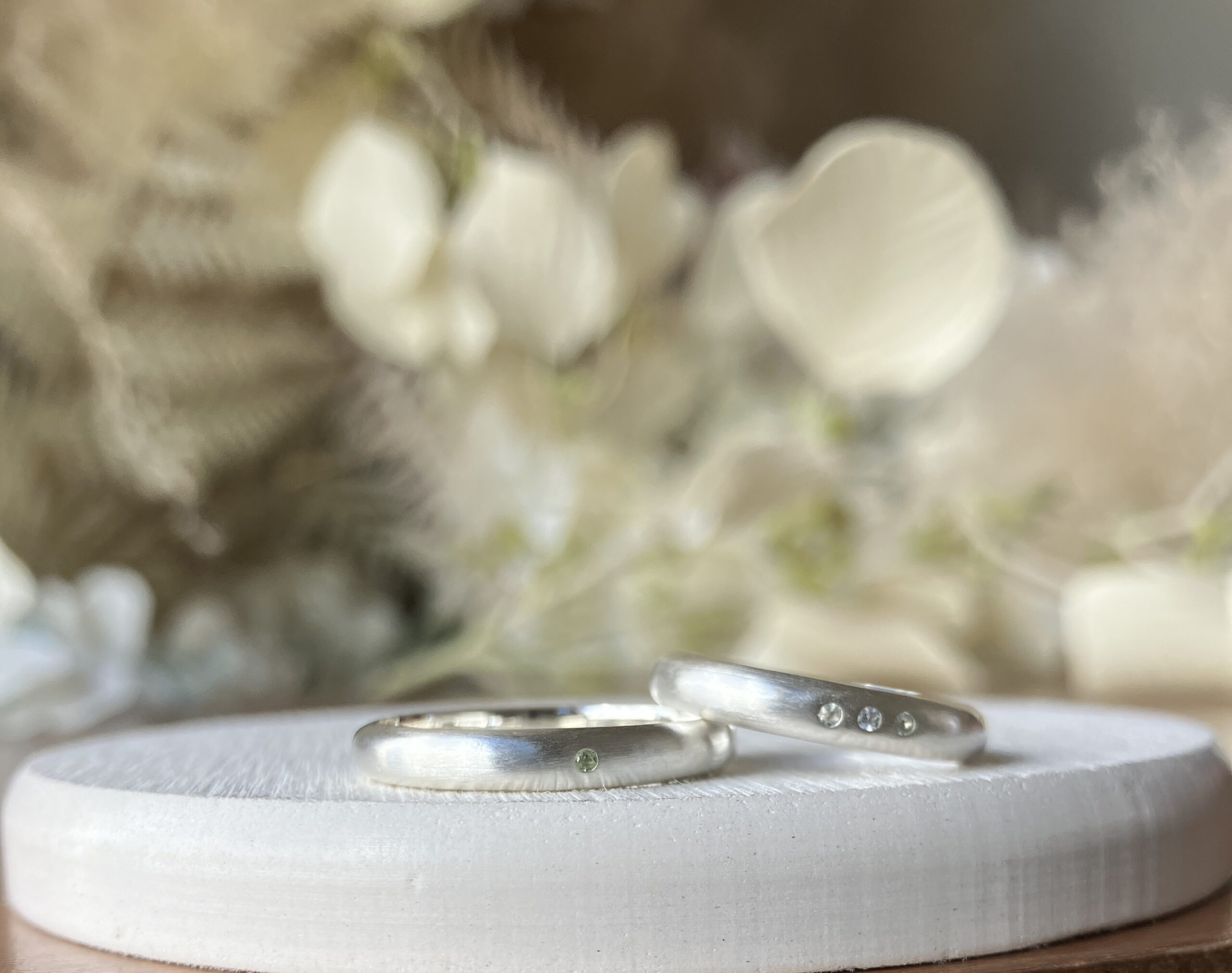 手作りペアリング（シルバー） つや消し ３mm 6月 ムーンストーン 8月 ペリドット