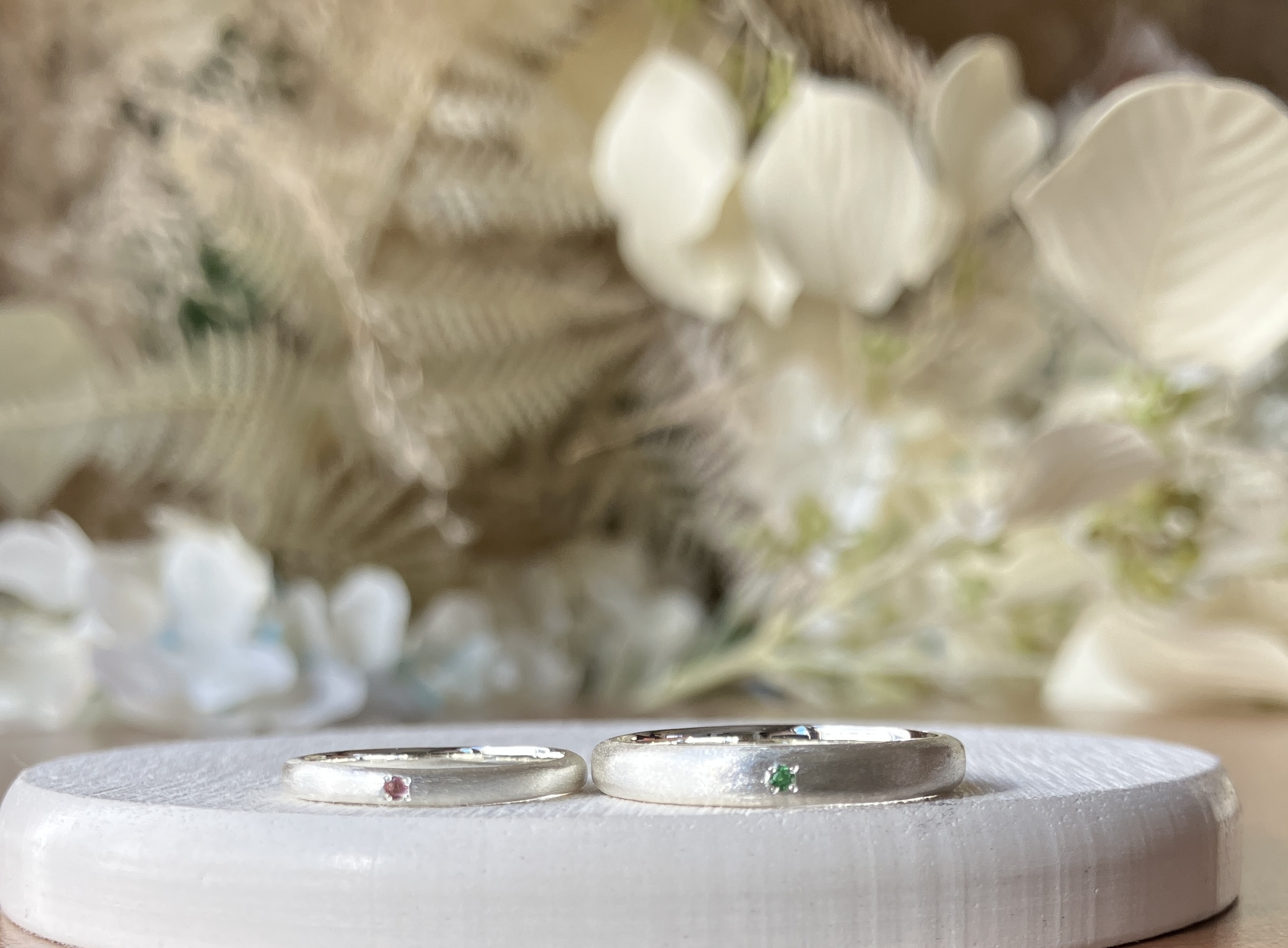 手作りペアリング（シルバー） 甲丸 鏡面 ２mm ４mm グリーンガーネット 10月 トルマリン