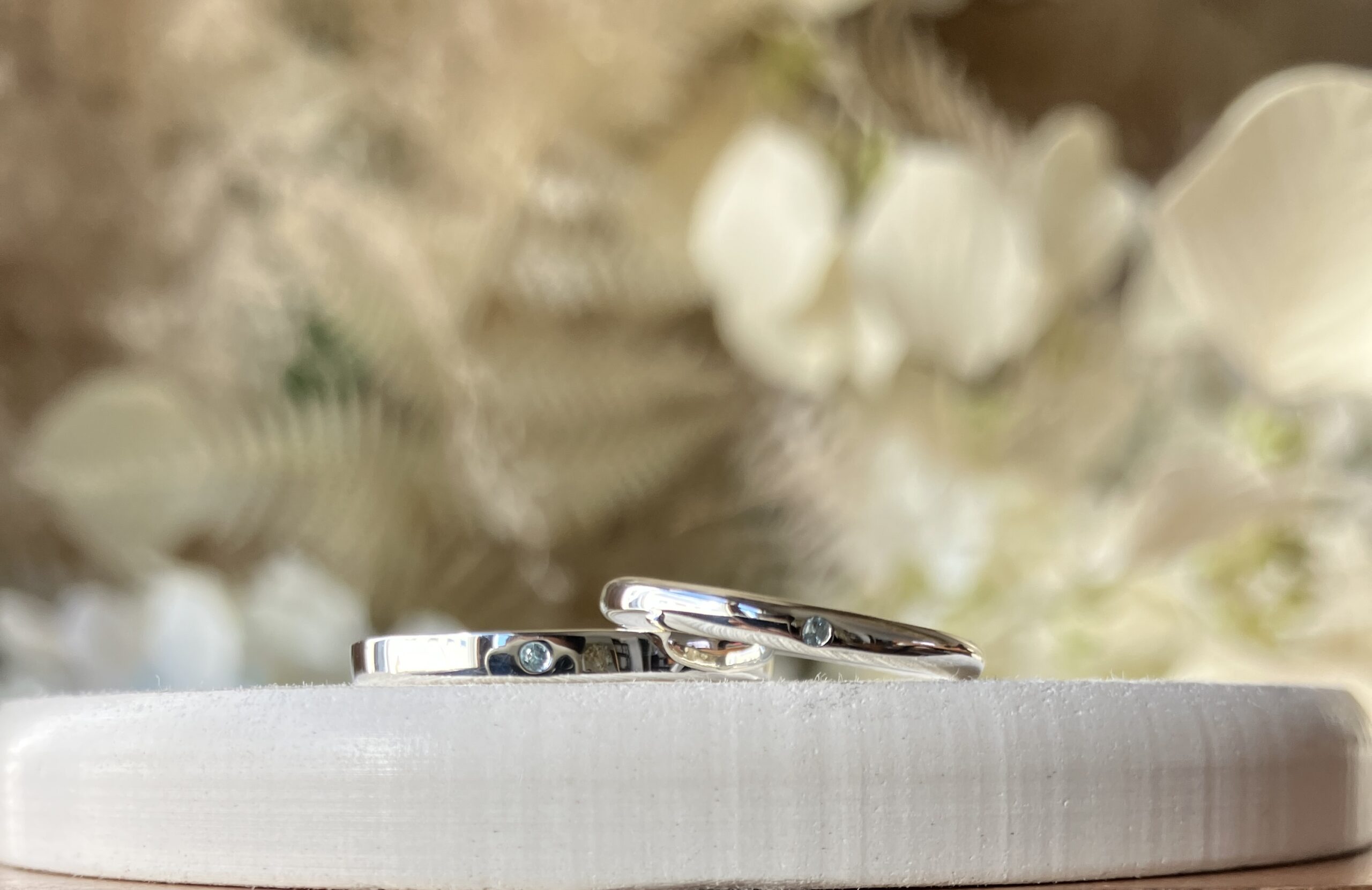 手作りペアリング（シルバー） 甲丸 平打ち（内甲丸） 鏡面 ２mm 11月 ブルートパーズ