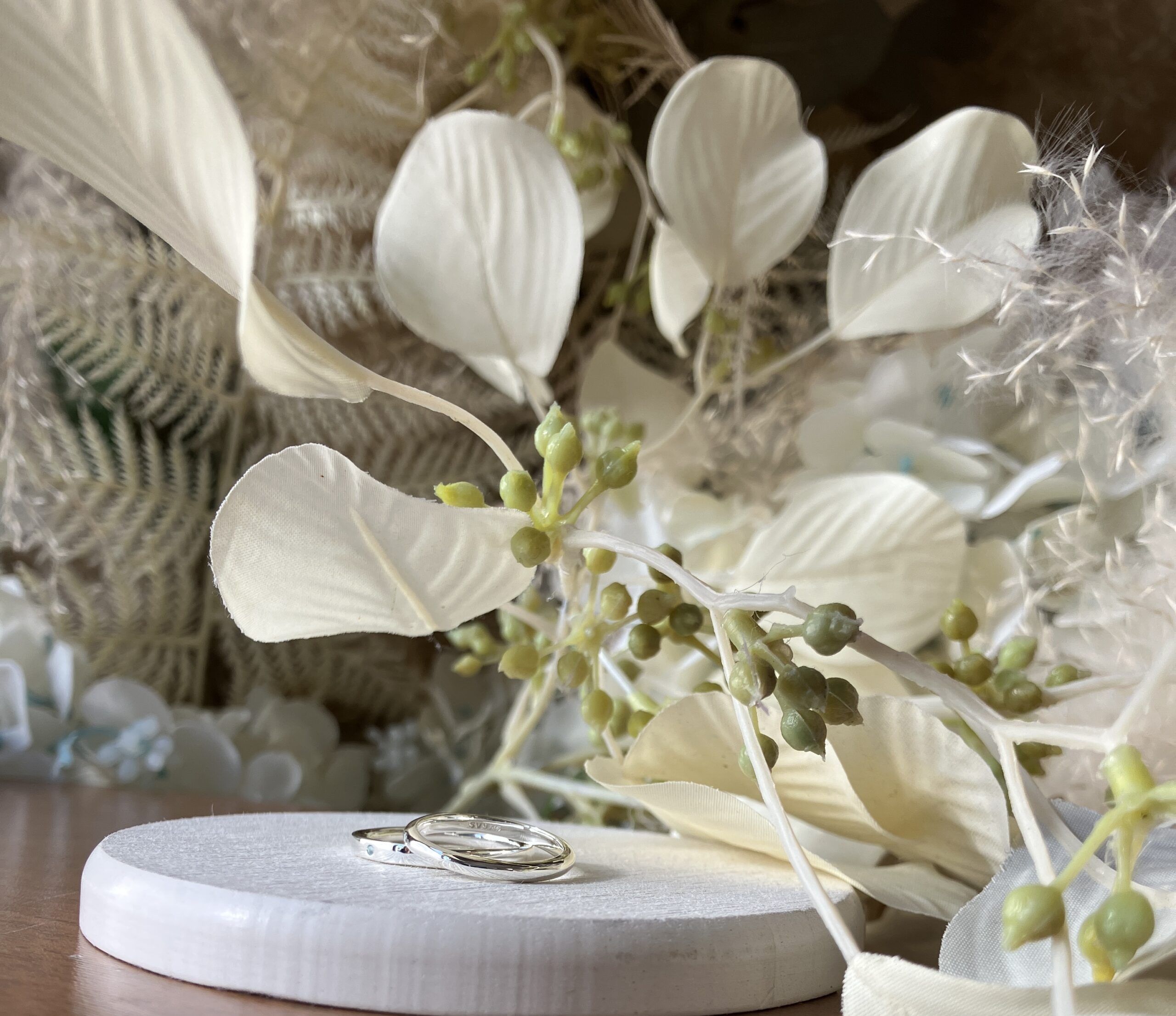 手作りペアリング（シルバー） 甲丸 平打ち（内甲丸） 鏡面 ２mm 11月 ブルートパーズ